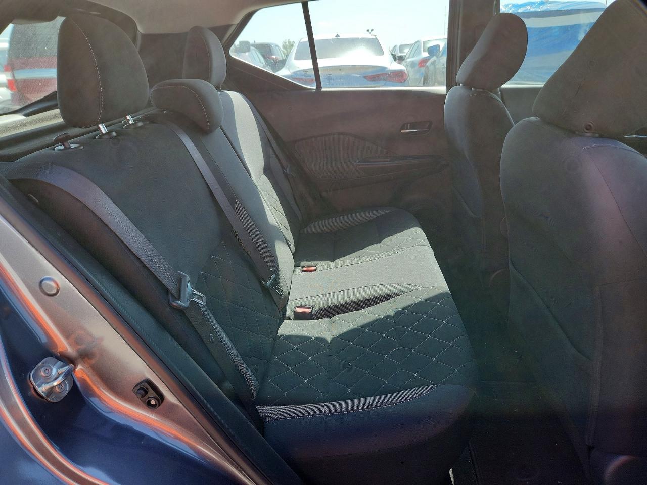2019 Nissan Kicks Sv Silver vin: 3N1CP5CUXKL568673