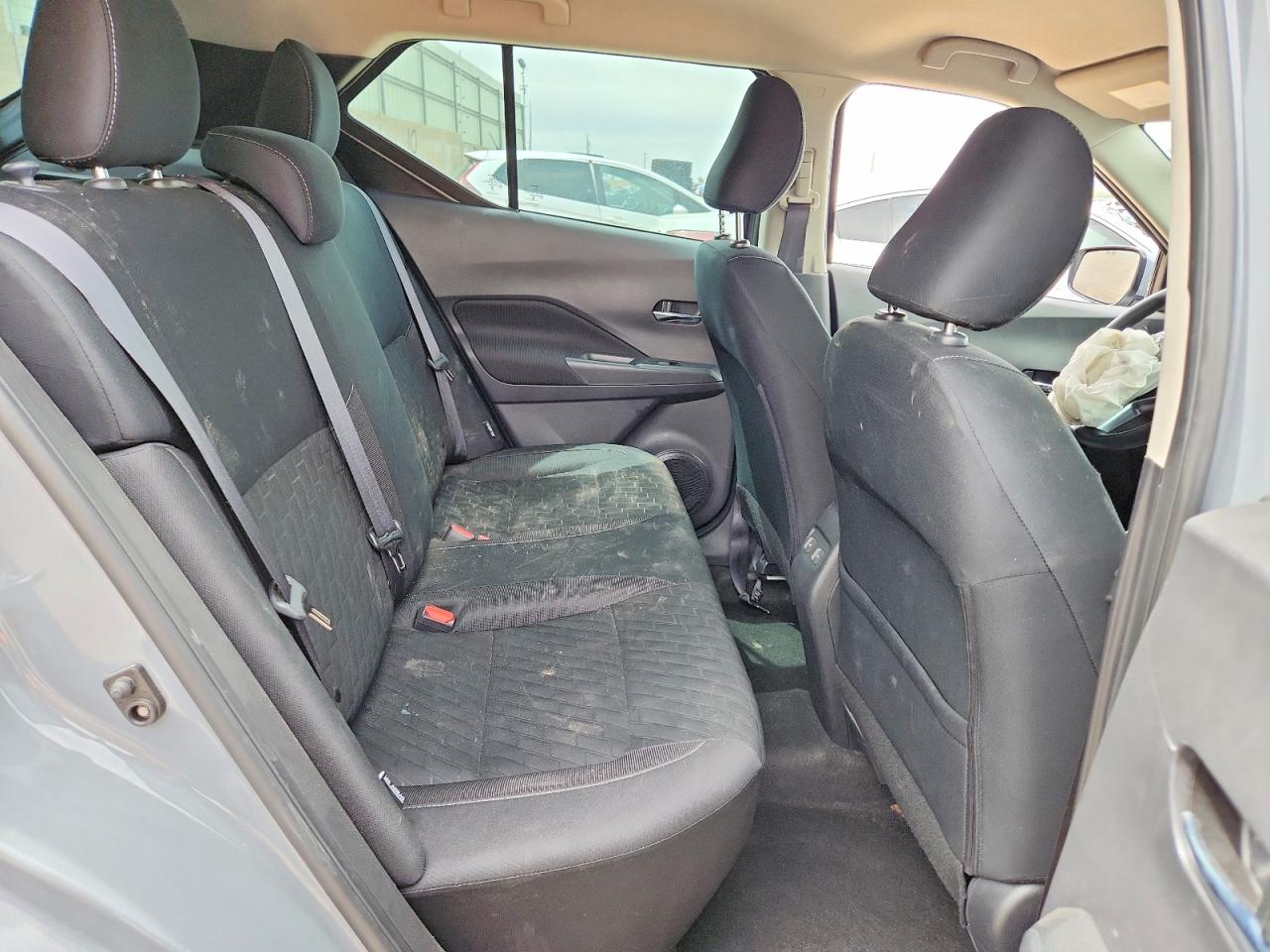 2024 Nissan Kicks Sv Gray vin: 3N1CP5CV0RL556292