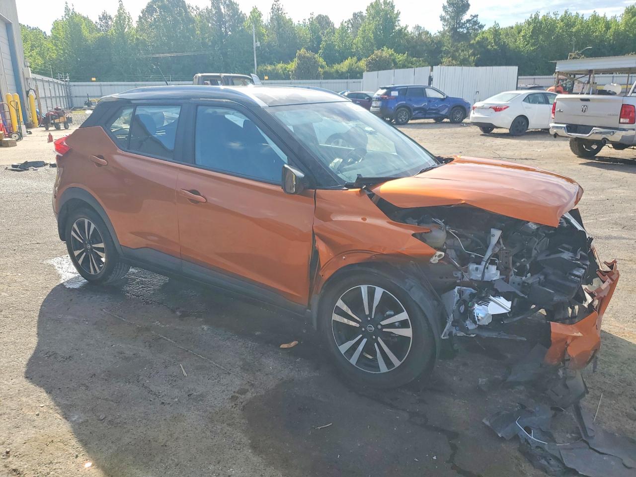 2020 Nissan Kicks Sv Orange vin: 3N1CP5CV1LL499740