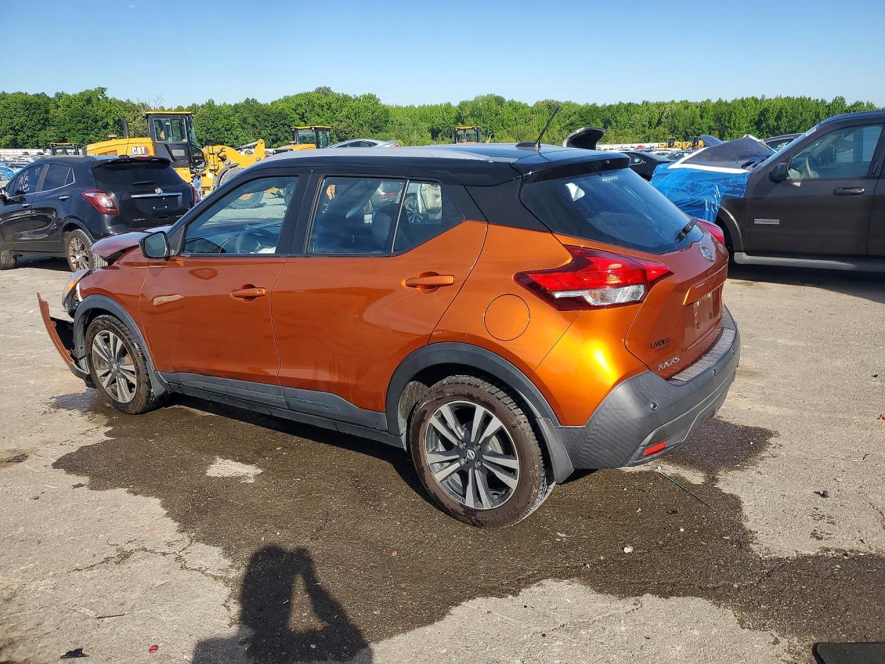 2020 Nissan Kicks Sv Orange vin: 3N1CP5CV1LL499740
