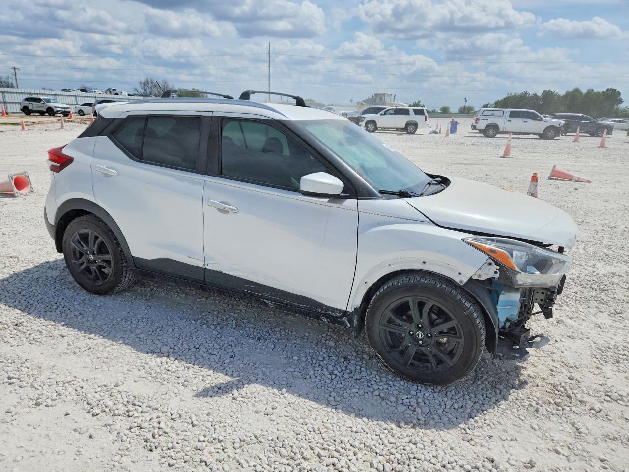2020 Nissan Kicks Sv Белый vin: 3N1CP5CV1LL505763