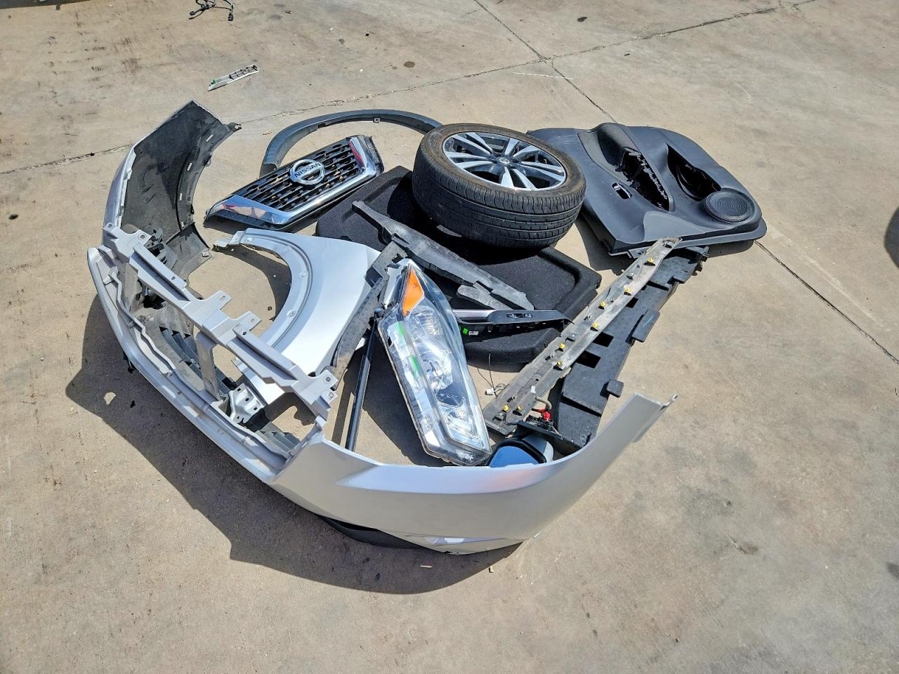 2020 Nissan Kicks Sv Silver vin: 3N1CP5CV2LL520918