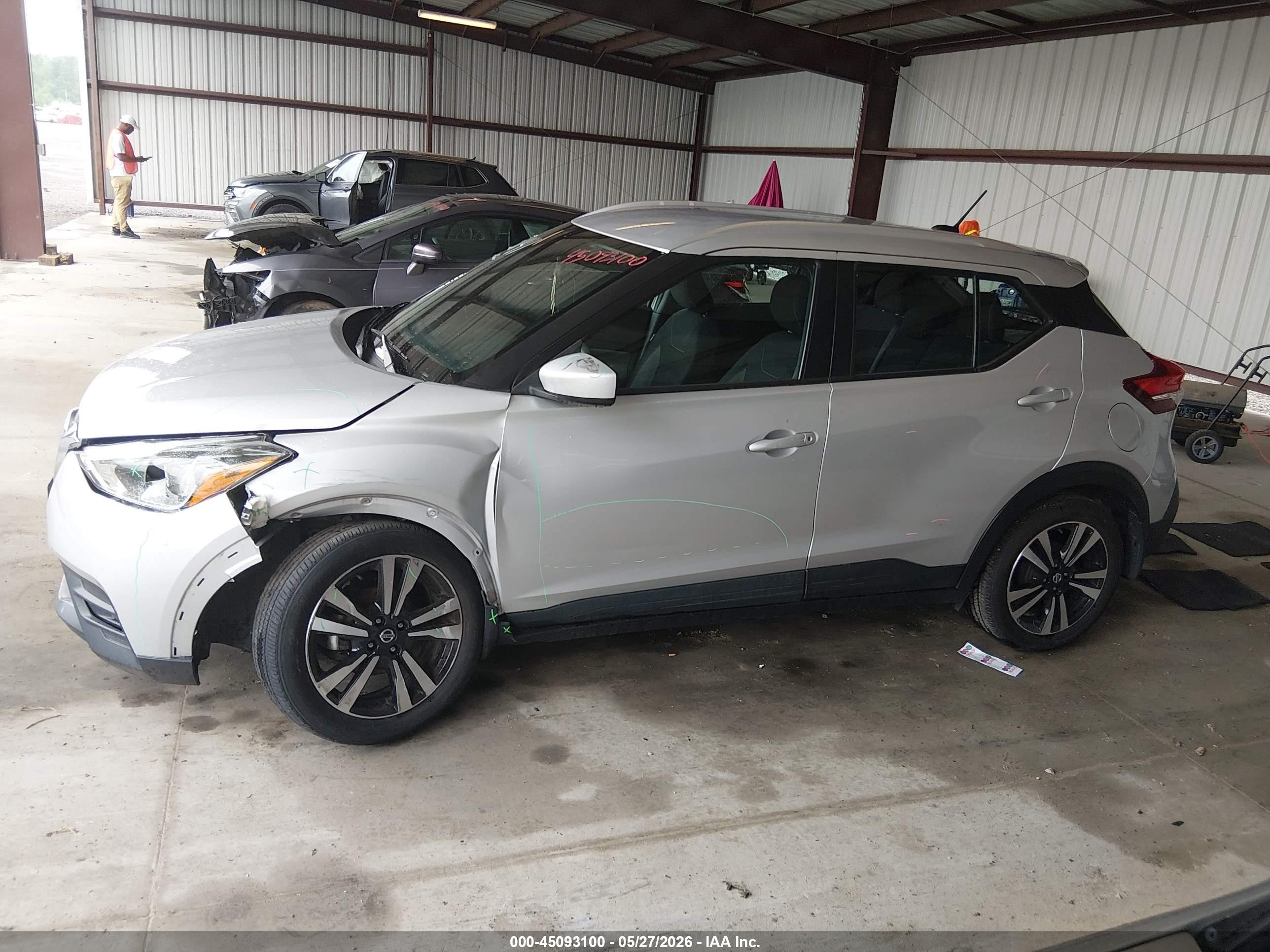 2020 Nissan Kicks Sv Xtronic Cvt Gray vin: 3N1CP5CV2LL545141