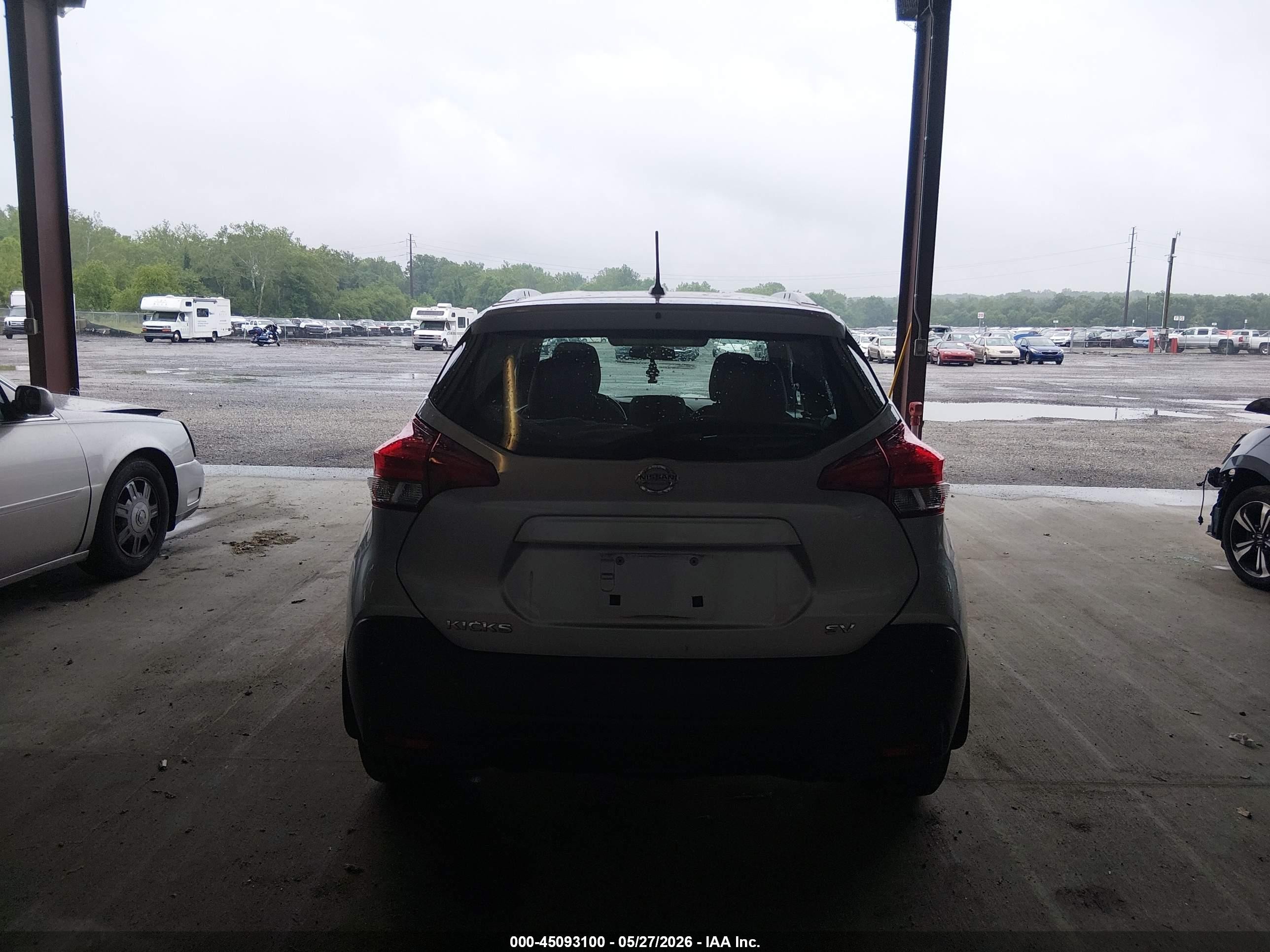 2020 Nissan Kicks Sv Xtronic Cvt Gray vin: 3N1CP5CV2LL545141