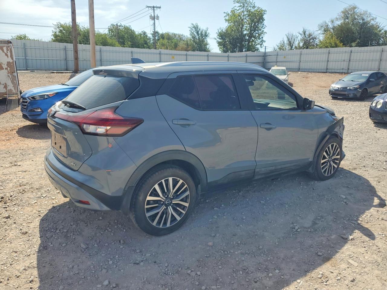 2022 Nissan Kicks Sv Gray vin: 3N1CP5CV3NL496759