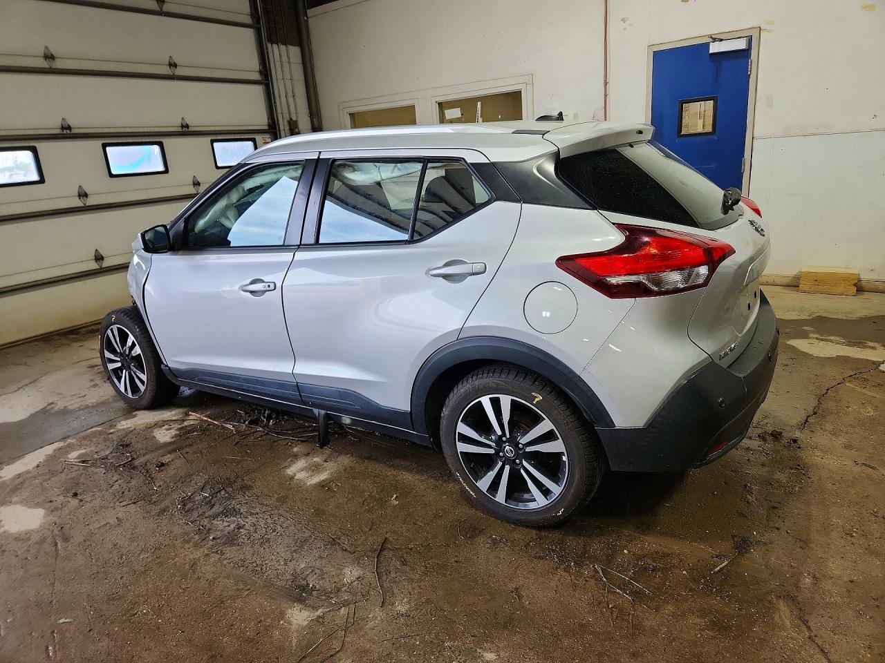 2020 Nissan Kicks Sv Silver vin: 3N1CP5CV4LL516093