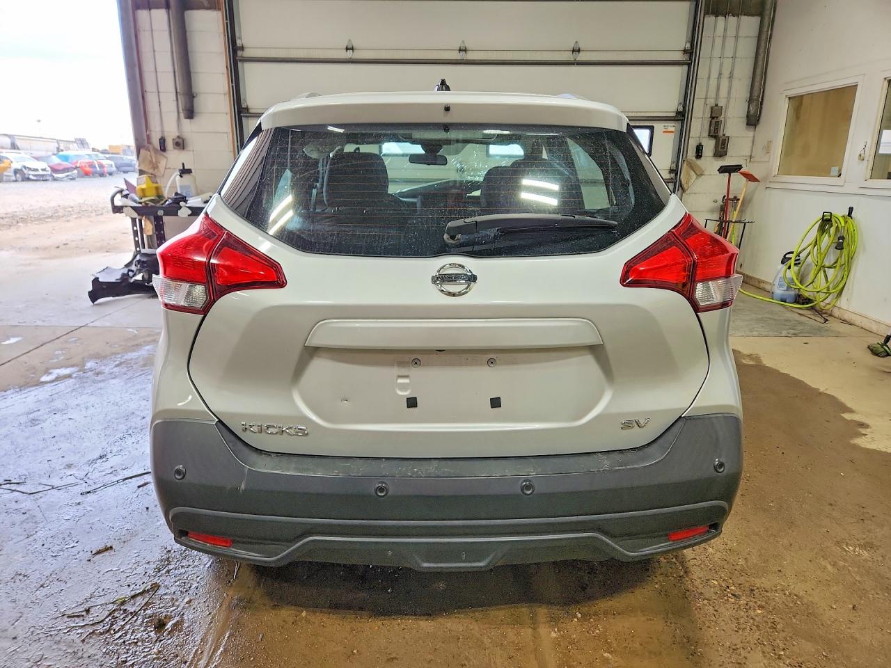2020 Nissan Kicks Sv Silver vin: 3N1CP5CV4LL516093