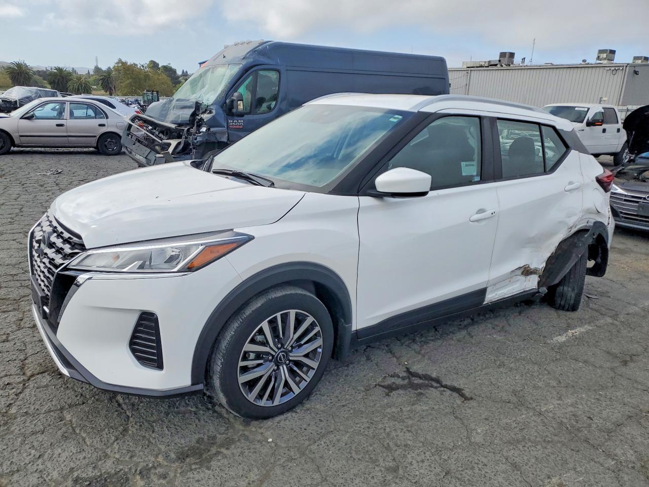 2023 Nissan Kicks Sv White vin: 3N1CP5CV4PL472733