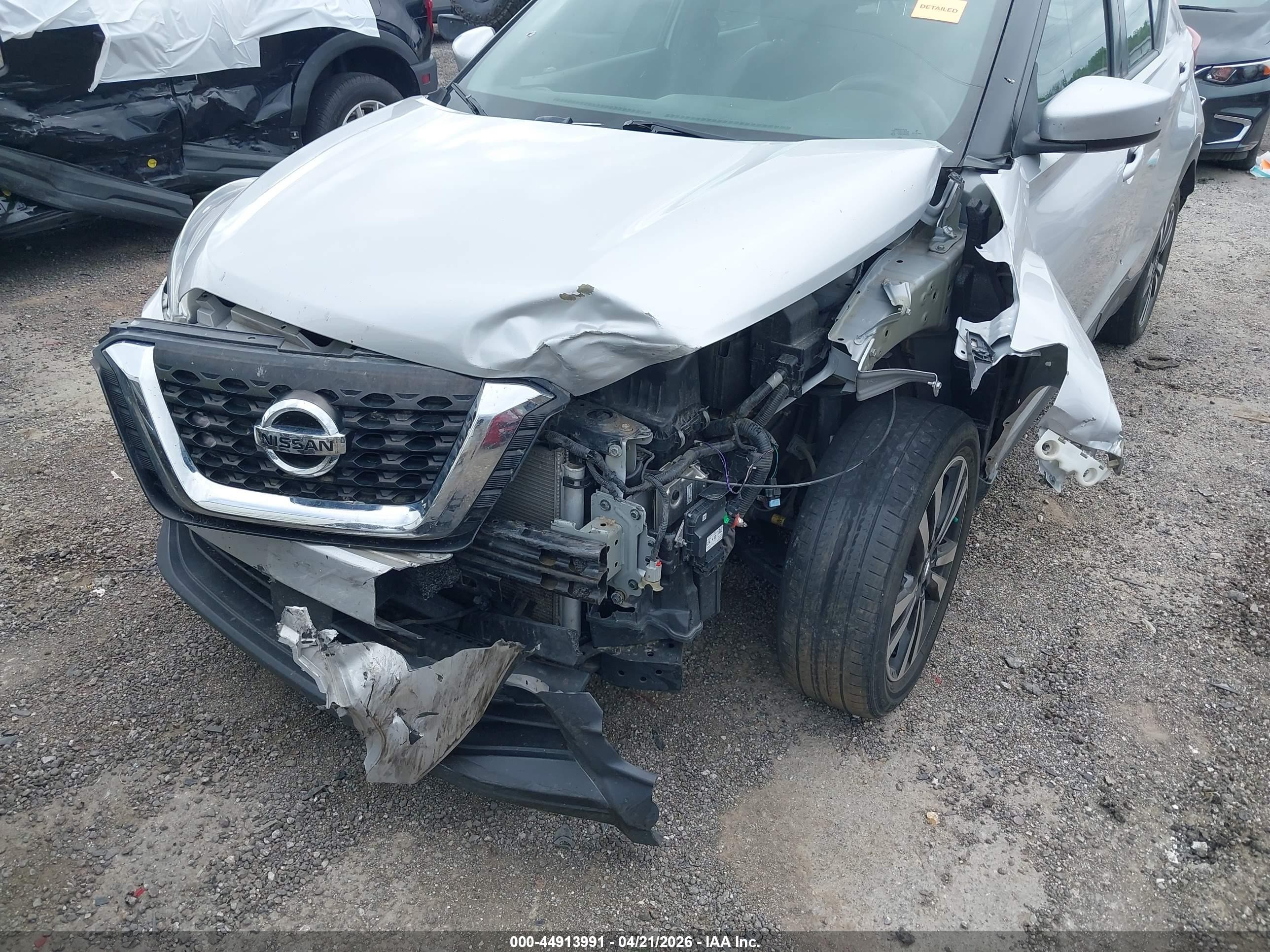 2020 Nissan Kicks Sv Xtronic Cvt Silver vin: 3N1CP5CV5LL521819