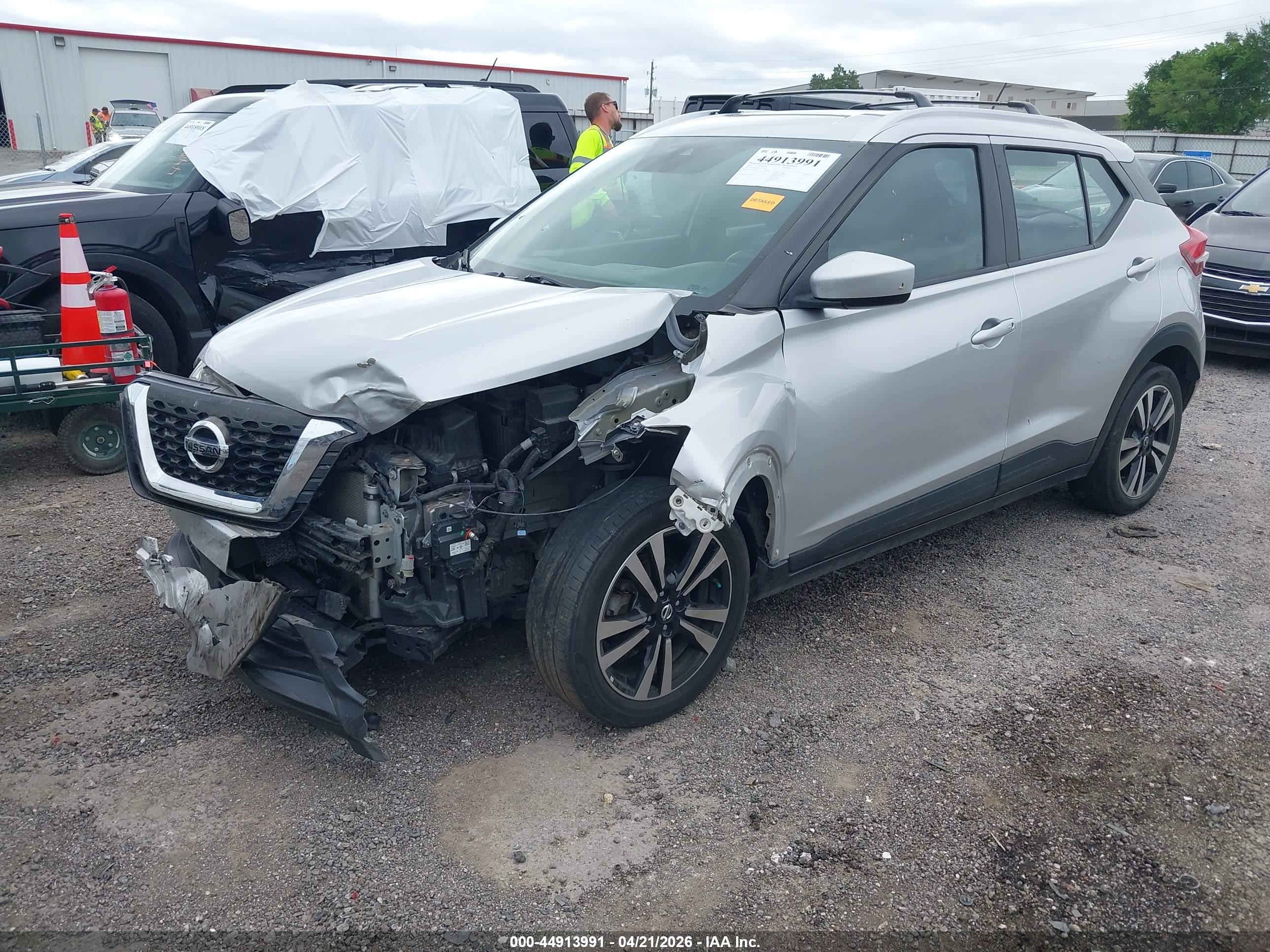 2020 Nissan Kicks Sv Xtronic Cvt Silver vin: 3N1CP5CV5LL521819