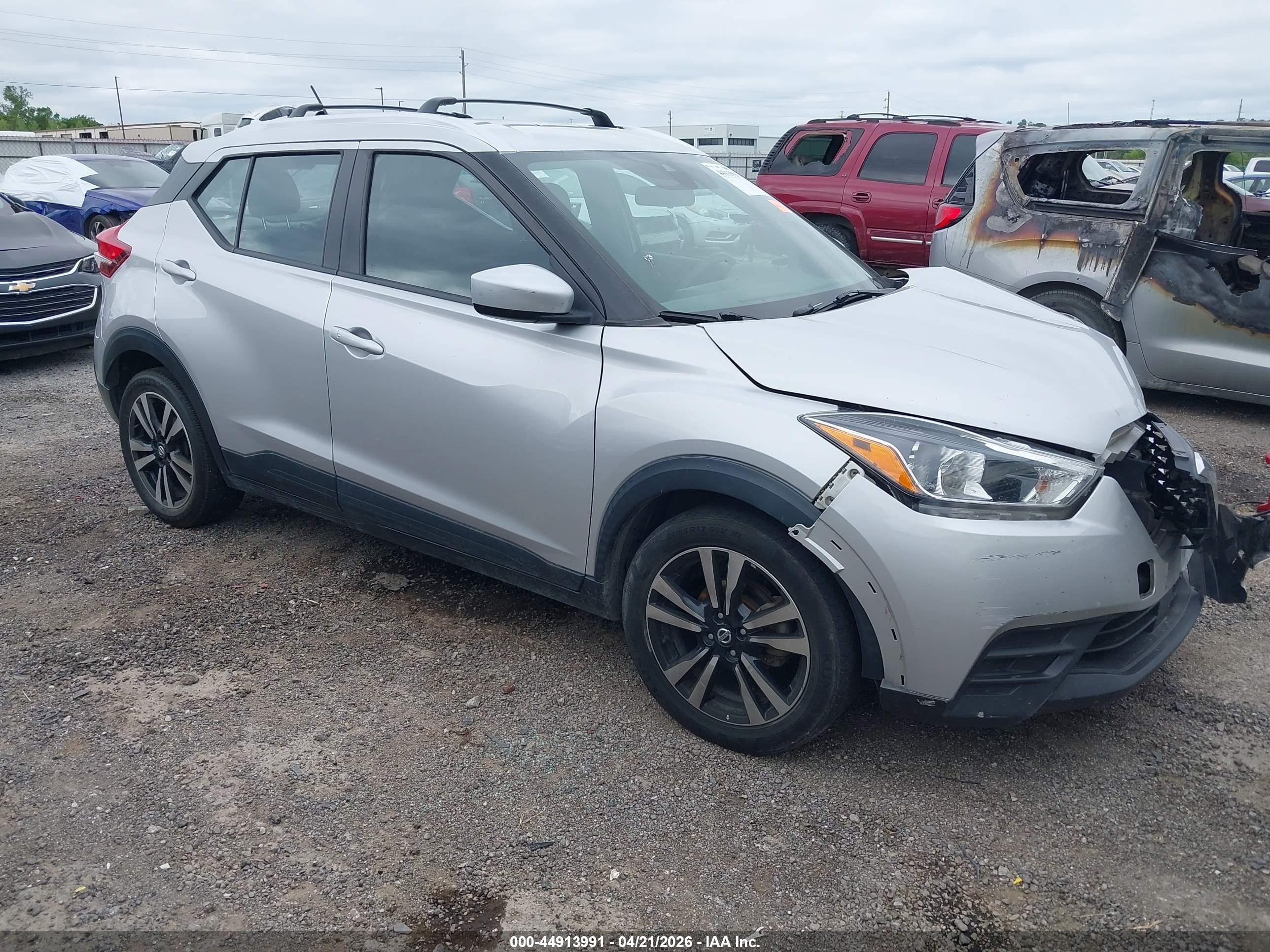 2020 Nissan Kicks Sv Xtronic Cvt Silver vin: 3N1CP5CV5LL521819
