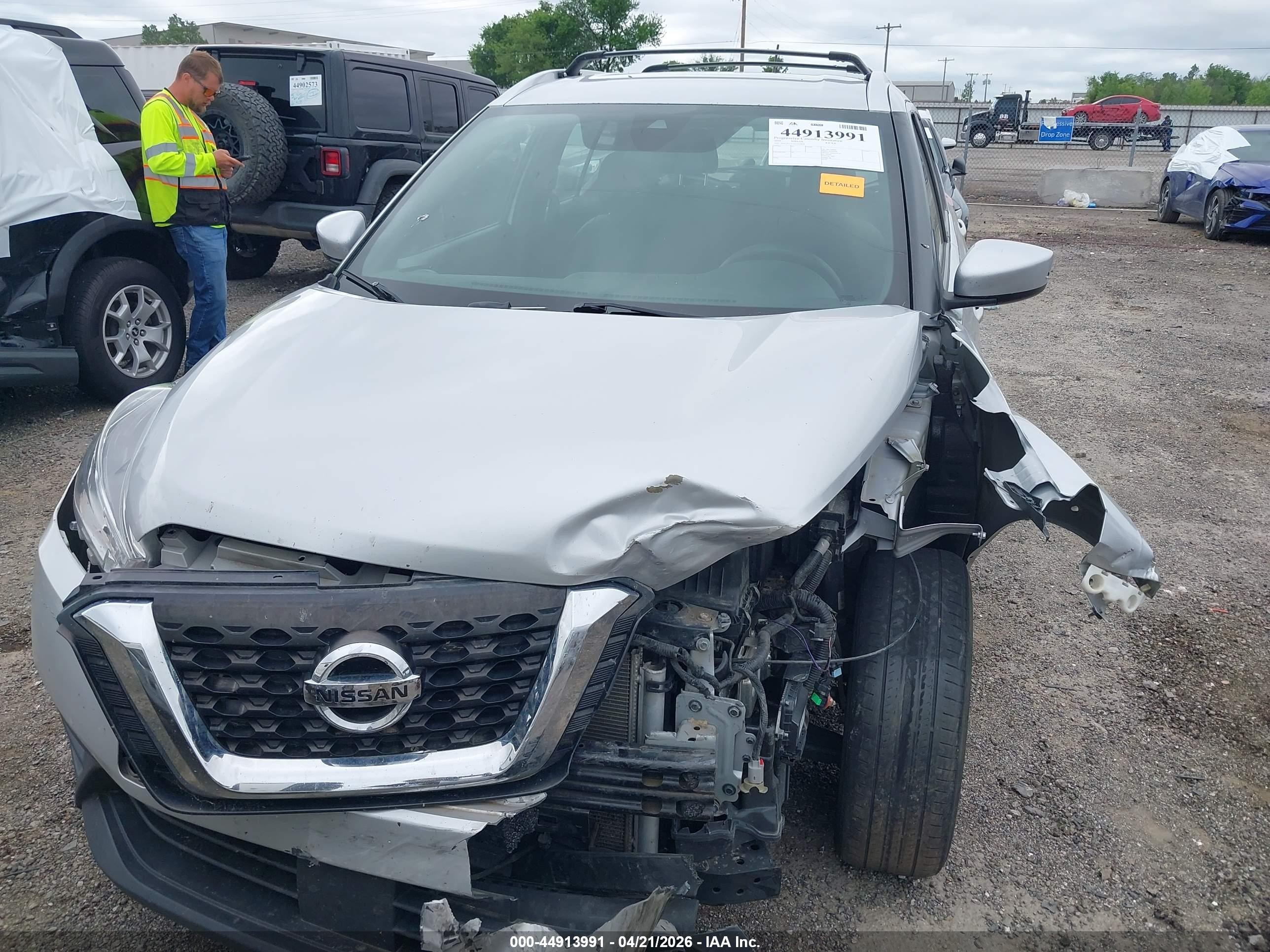 2020 Nissan Kicks Sv Xtronic Cvt Silver vin: 3N1CP5CV5LL521819