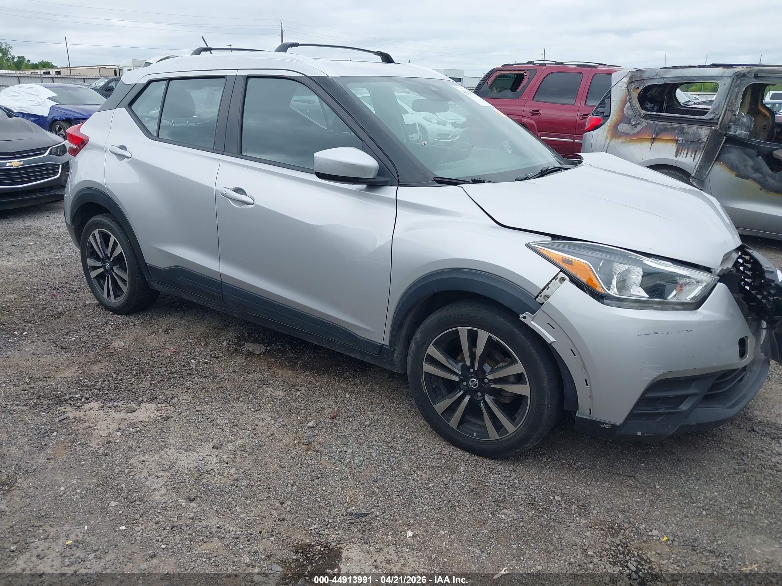 2020 Nissan Kicks Sv Xtronic Cvt Silver vin: 3N1CP5CV5LL521819