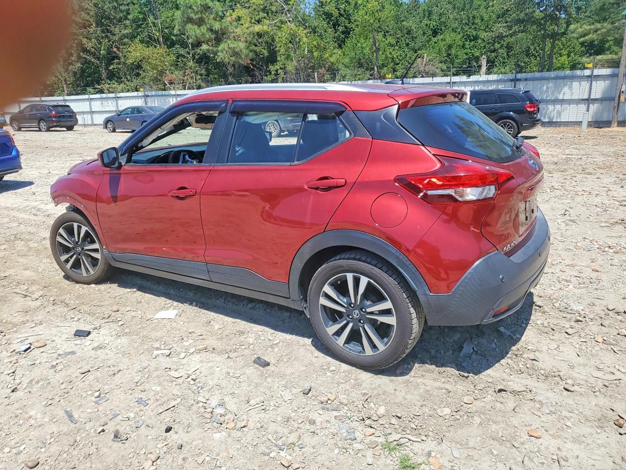 2020 Nissan Kicks Sv Red vin: 3N1CP5CV5LL526356