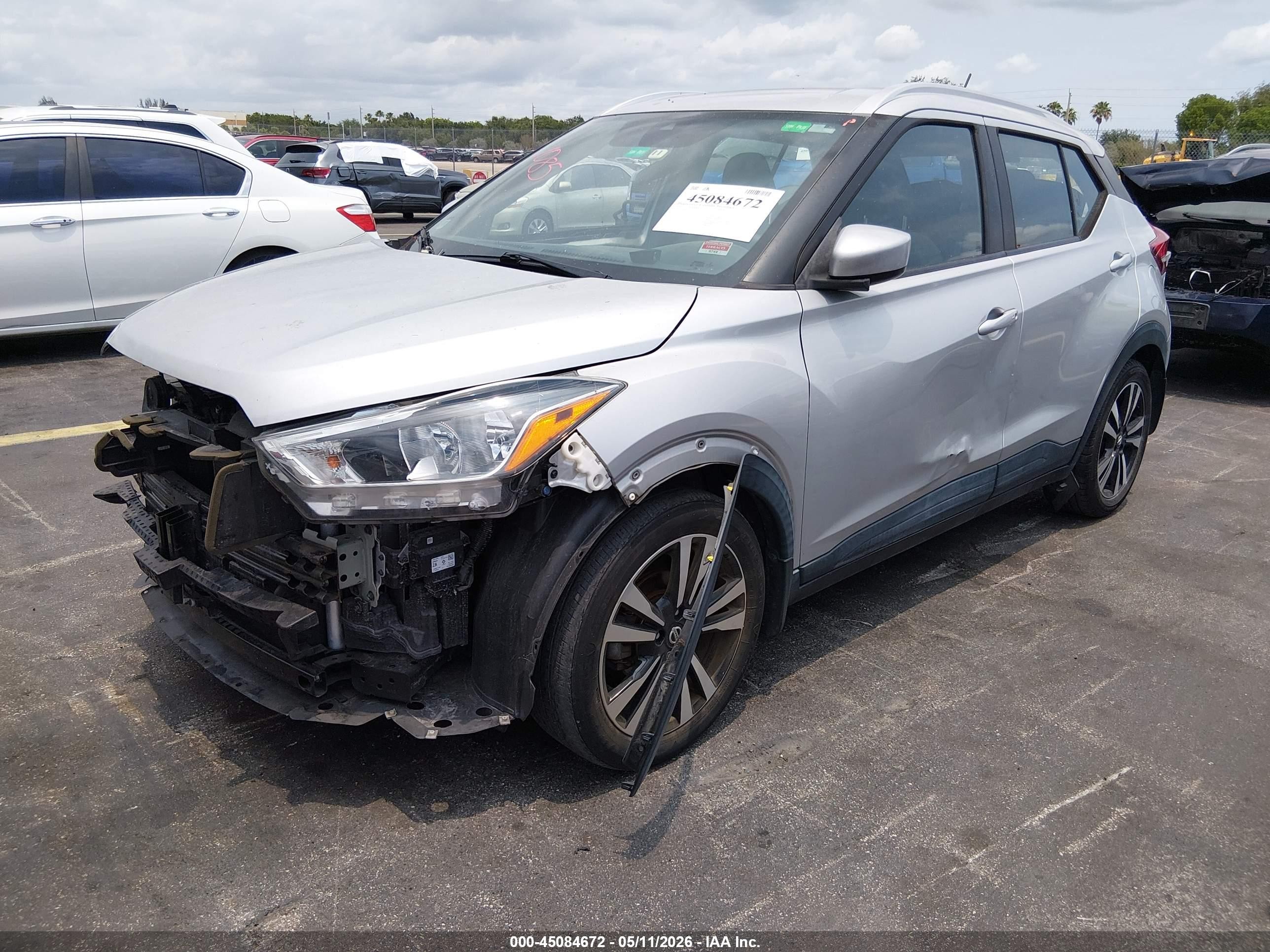 2020 Nissan Kicks Sv Xtronic Cvt Silver vin: 3N1CP5CV5LL564444