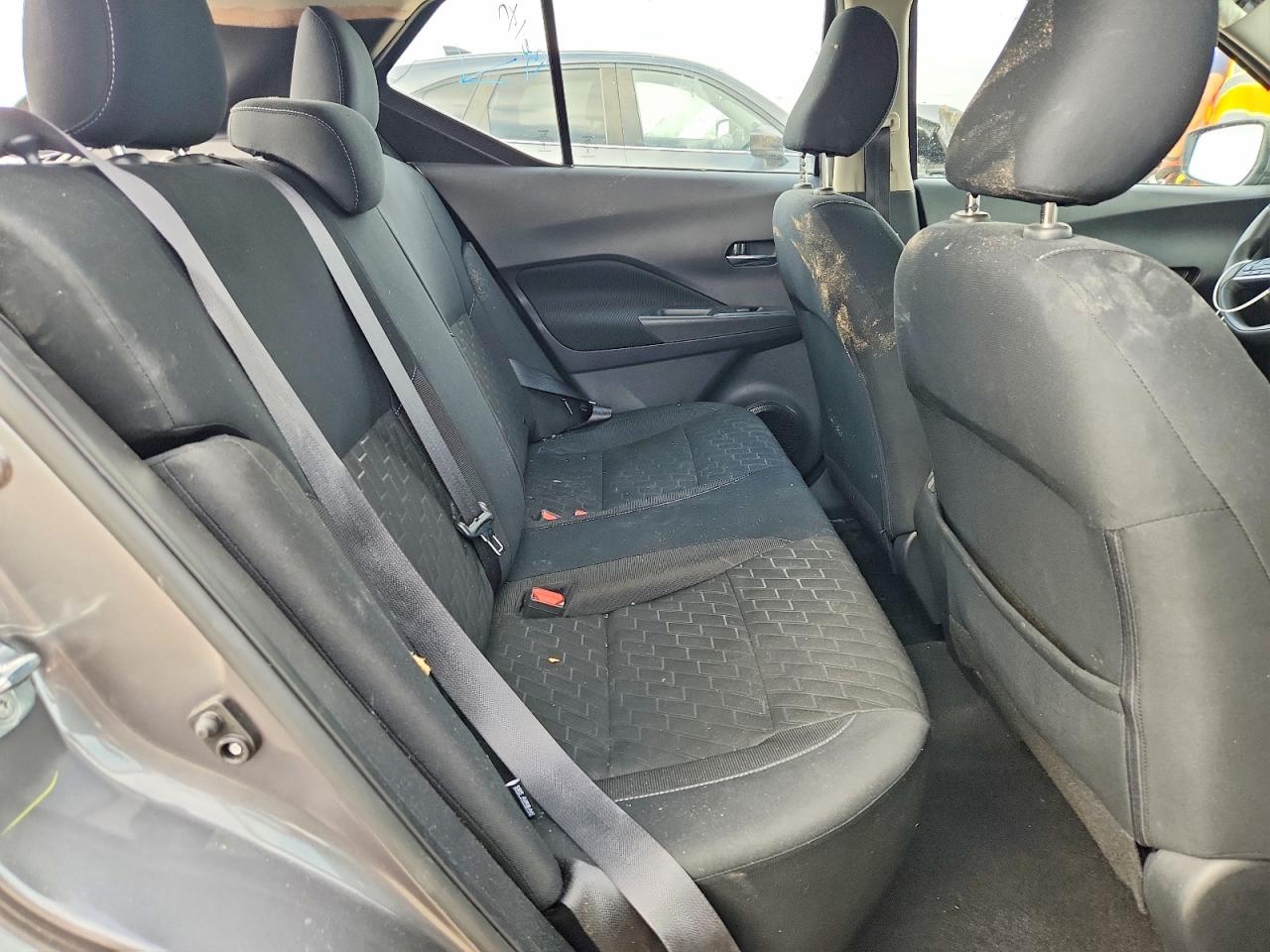 2024 Nissan Kicks Sv Gray vin: 3N1CP5CV6RL502544