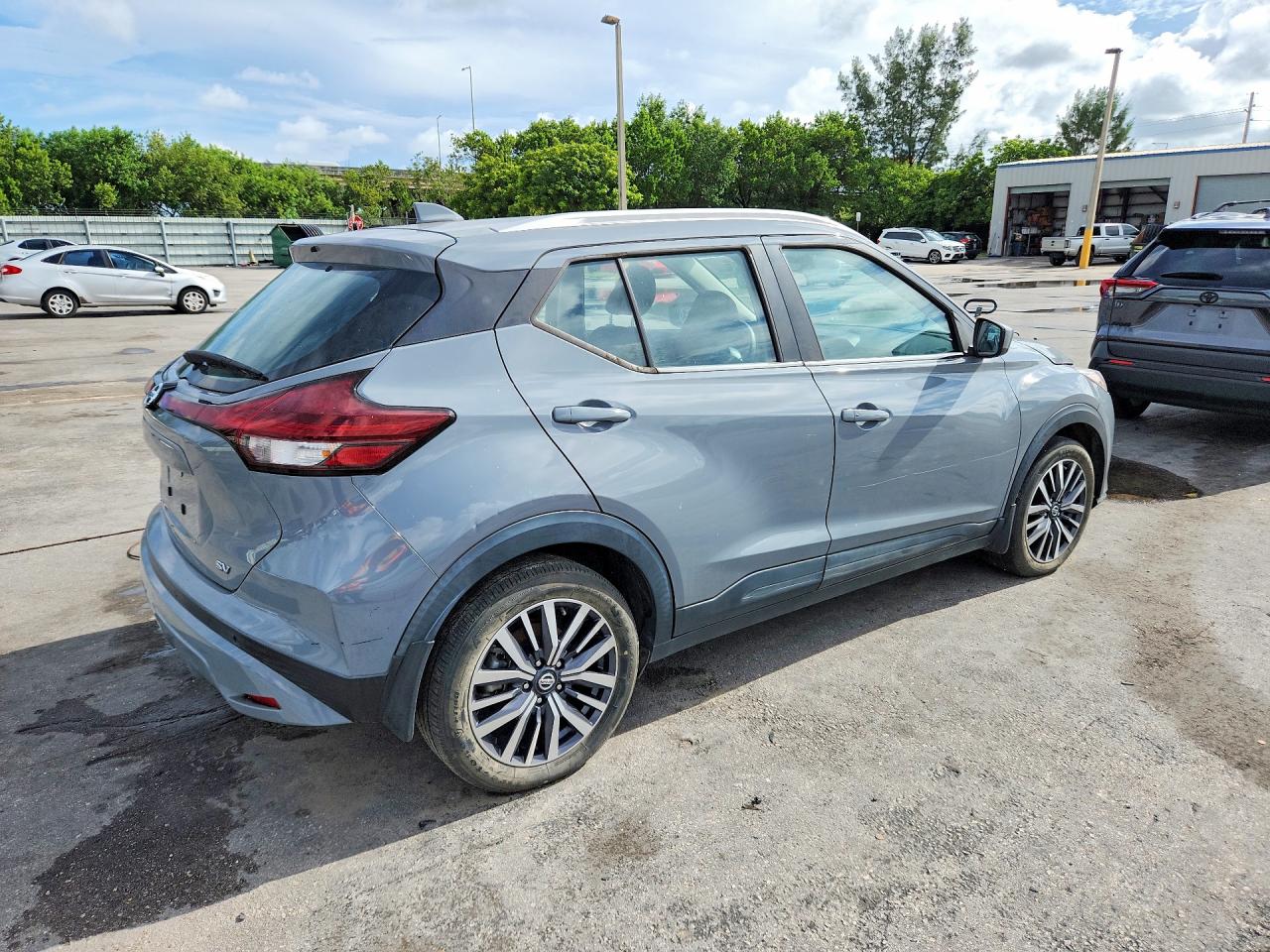 2021 Nissan Kicks Sv Gray vin: 3N1CP5CV7ML559537