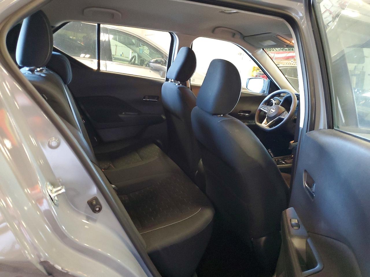 2024 Nissan Kicks Sv Gray vin: 3N1CP5CV7RL557228
