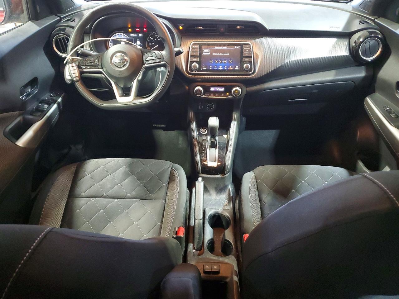 2020 Nissan Kicks Sv Burgundy vin: 3N1CP5CV8LL526707