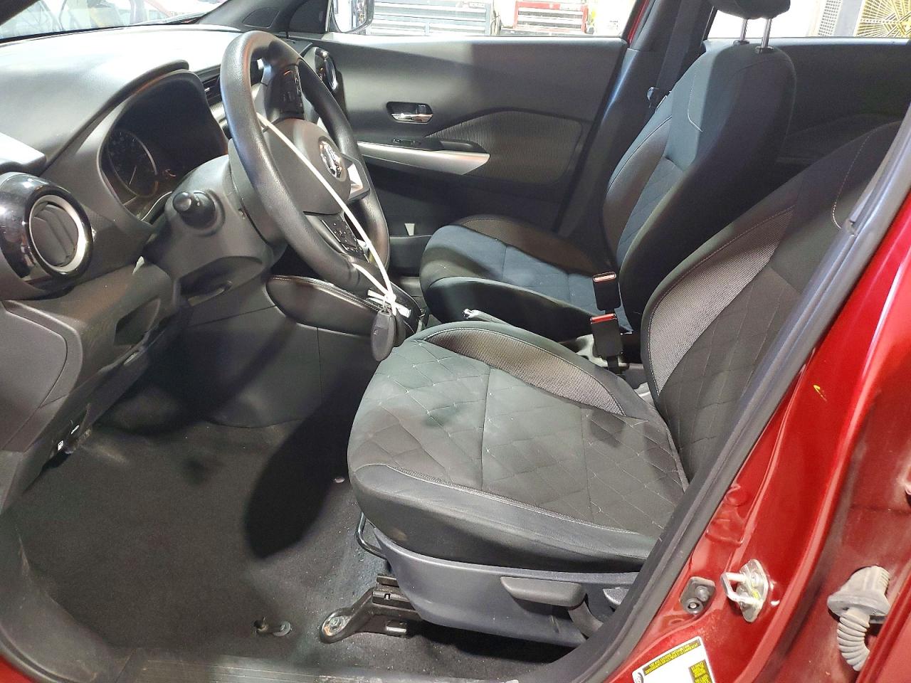 2020 Nissan Kicks Sv Burgundy vin: 3N1CP5CV8LL526707