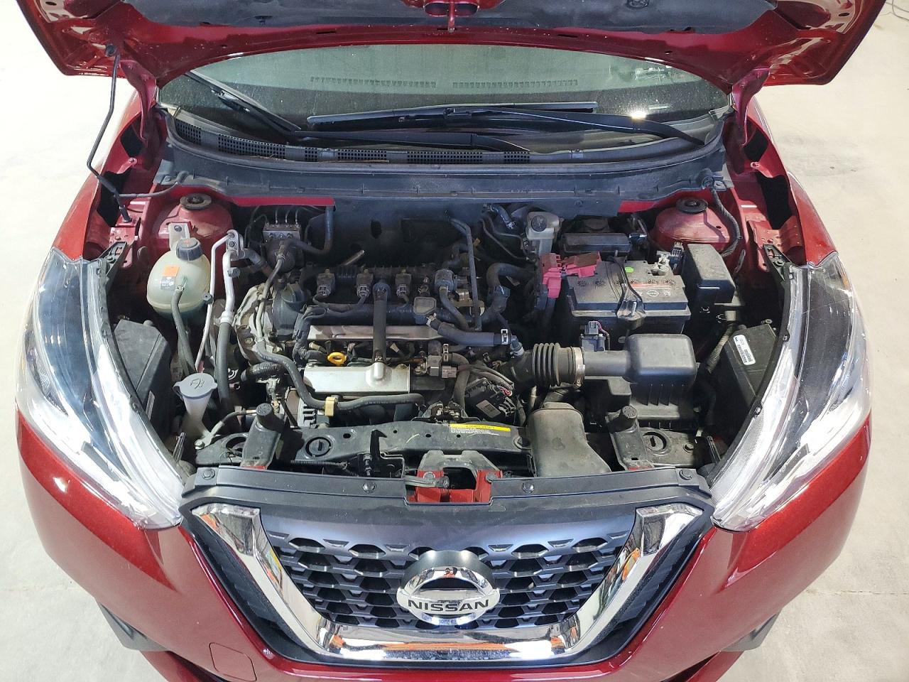 2020 Nissan Kicks Sv Burgundy vin: 3N1CP5CV8LL526707