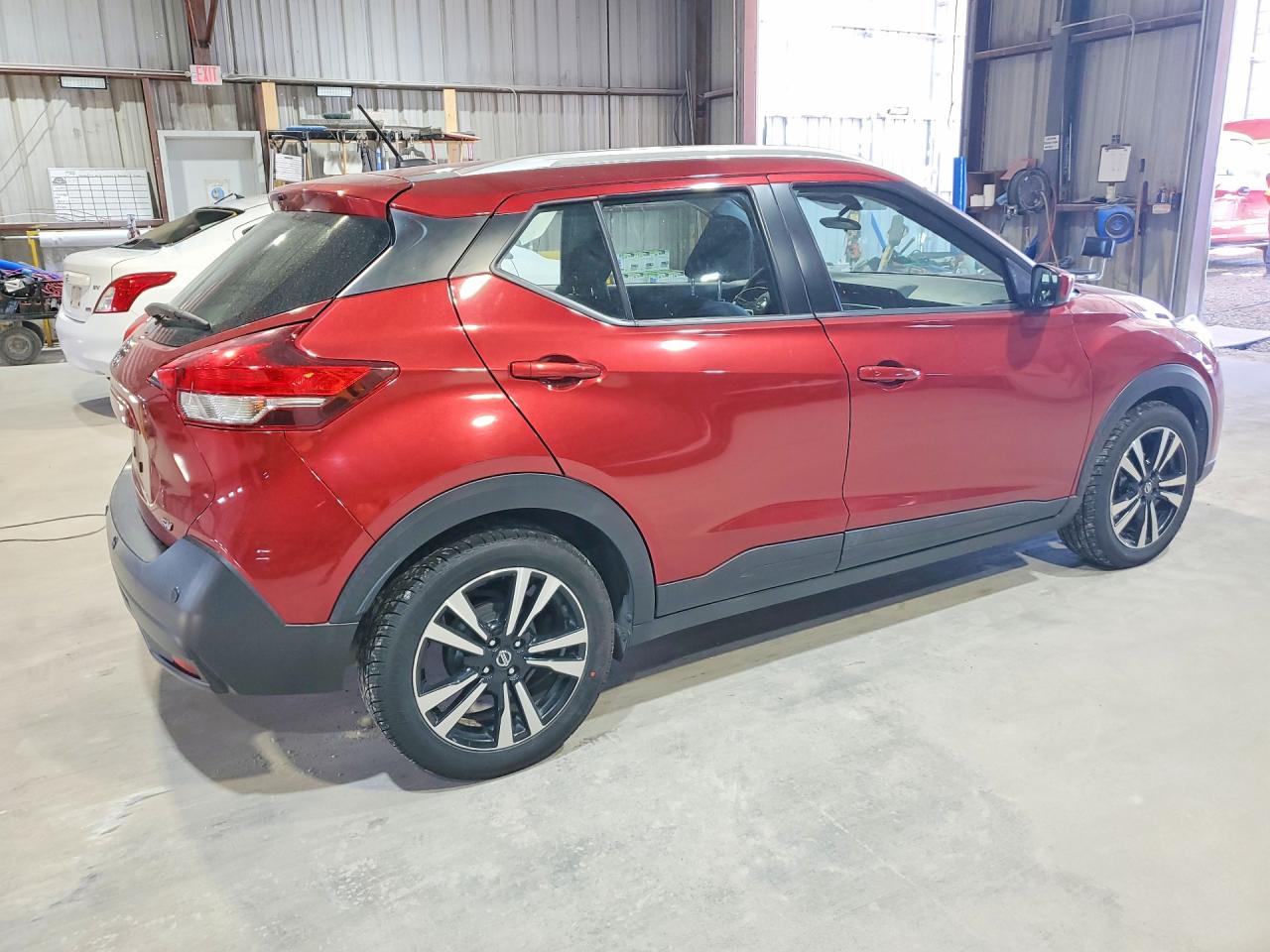 2020 Nissan Kicks Sv Burgundy vin: 3N1CP5CV8LL526707