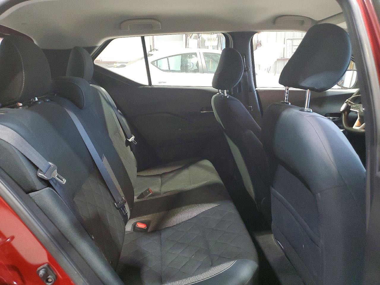 2020 Nissan Kicks Sv Burgundy vin: 3N1CP5CV8LL526707