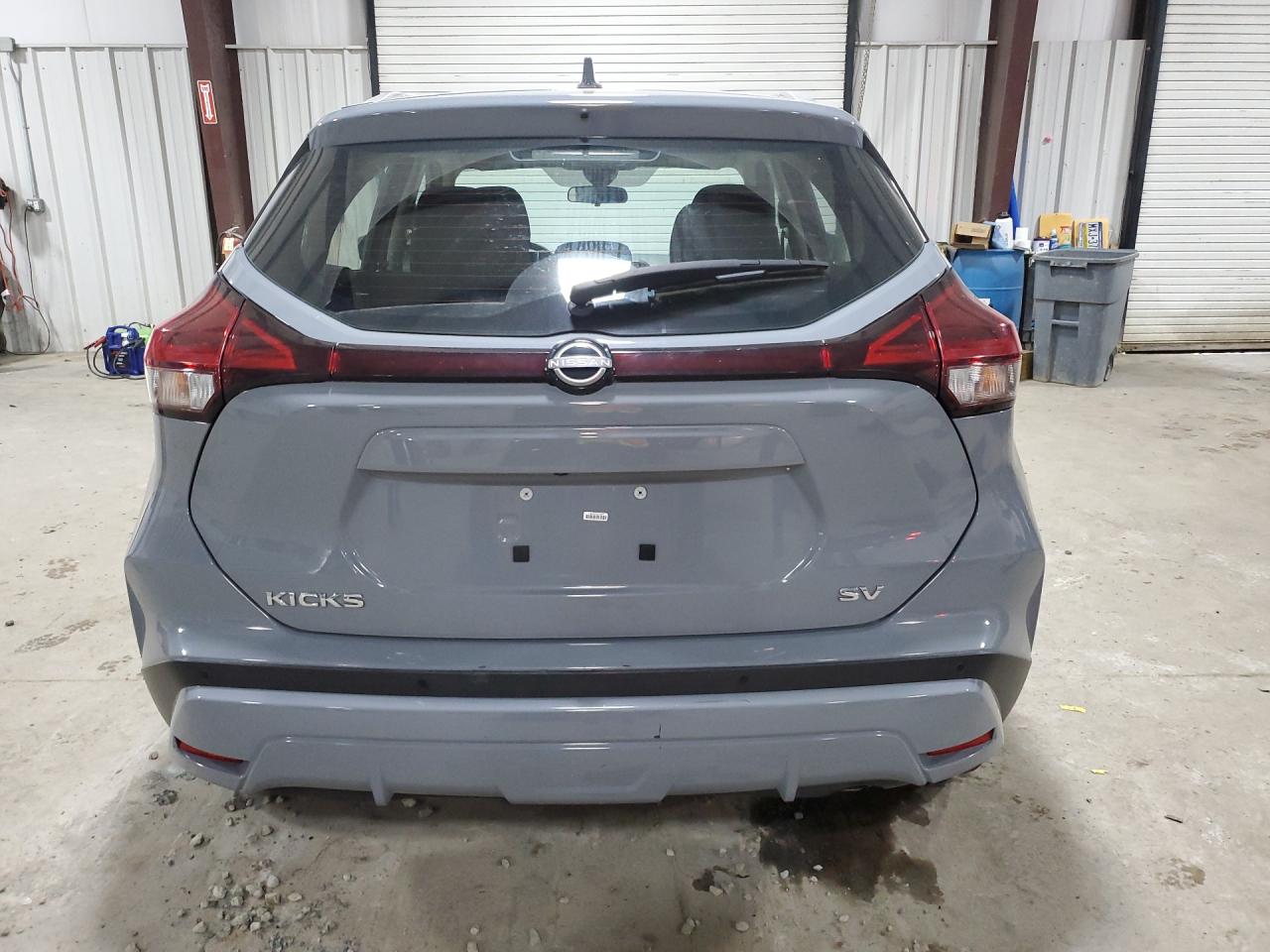 2022 Nissan Kicks Sv Gray vin: 3N1CP5CV9NL523835 Damage: Lift Gate, Dent(S) W/No Paint Dmg, 1/2 To 1 Inch