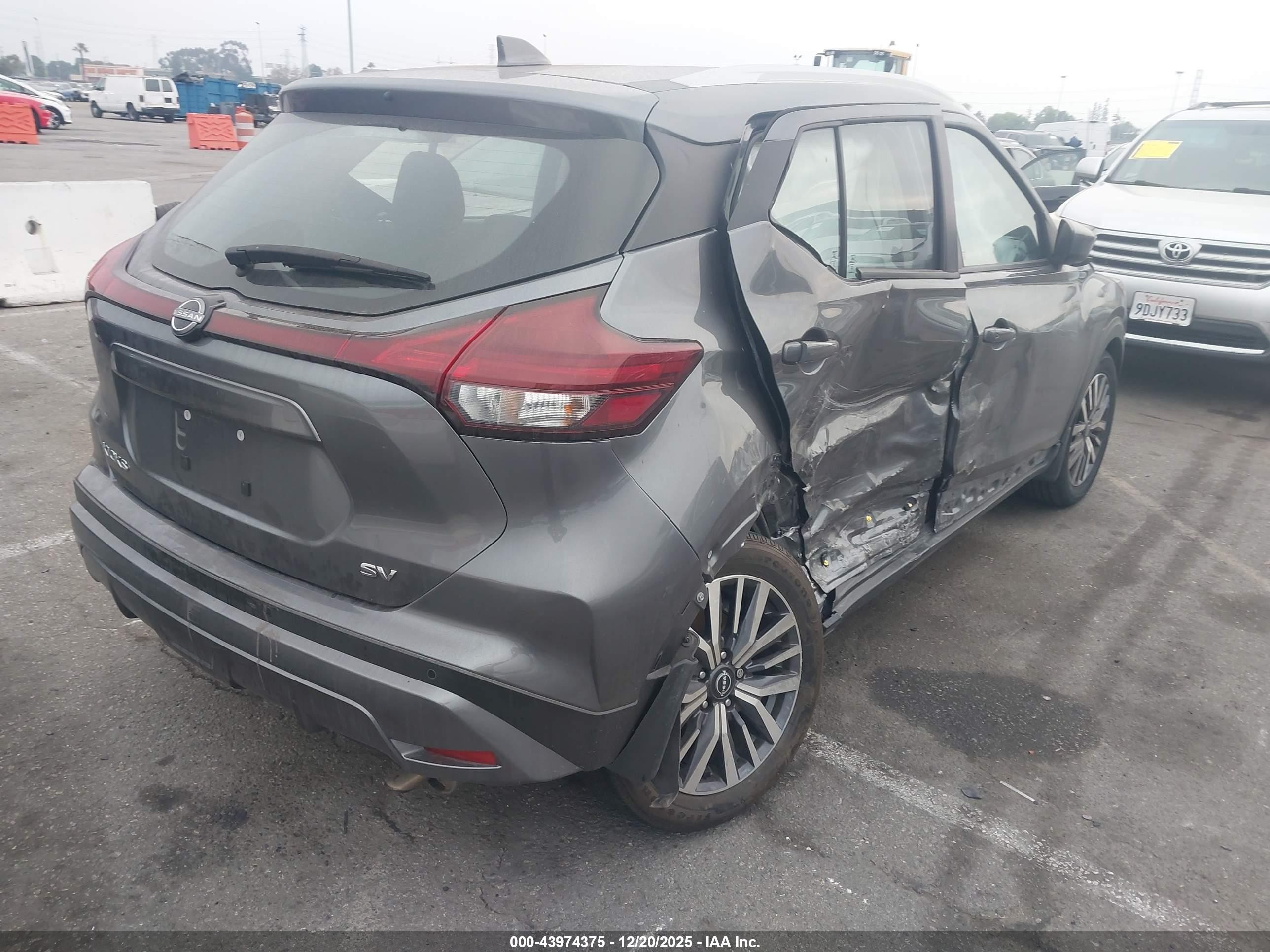 2024 Nissan Kicks Sv Xtronic Cvt Gray vin: 3N1CP5CVXRL483724