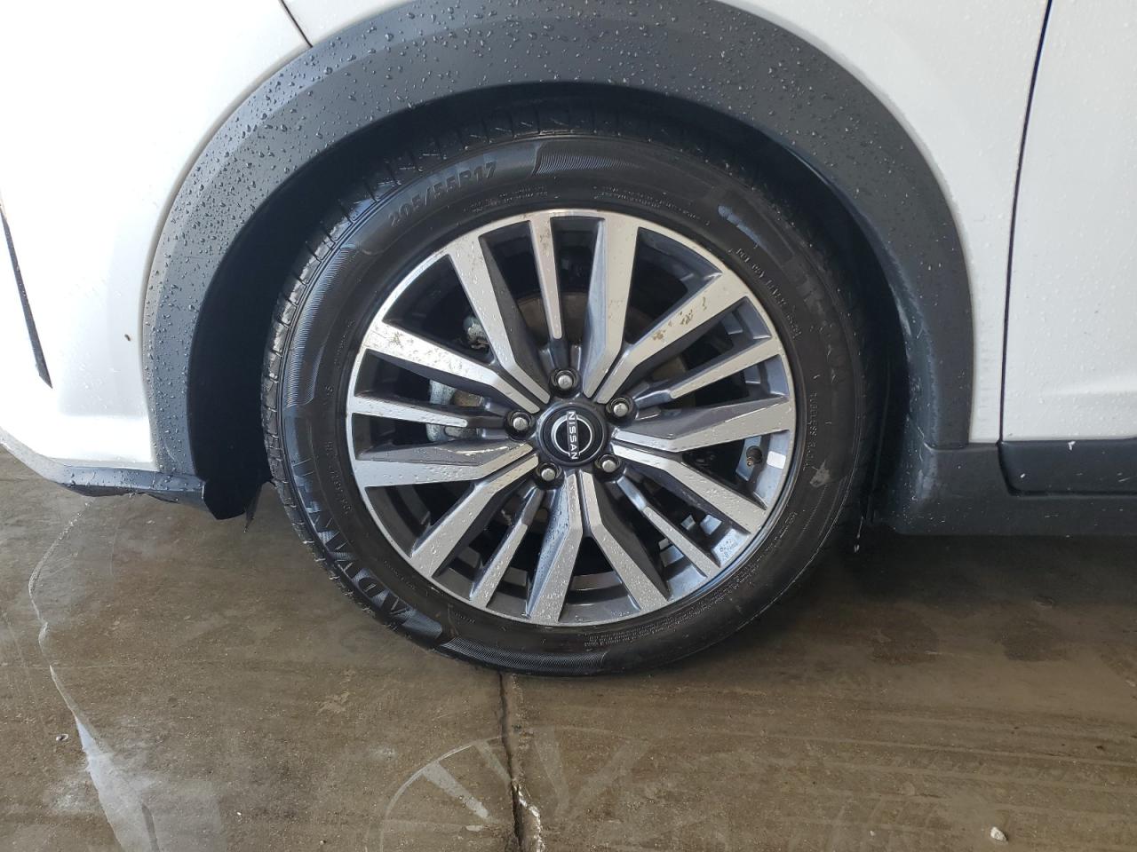 2024 Nissan Kicks Sv White vin: 3N1CP5CVXRL562116 Damage: Left Front Wheel, Curb Rash, 2 To 3 Inches