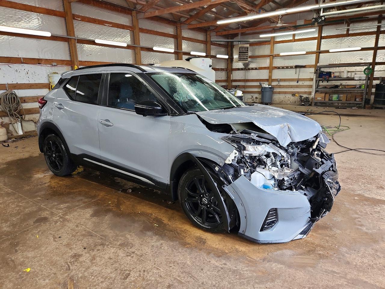 2024 Nissan Kicks Sr Gray vin: 3N1CP5DV0RL487280