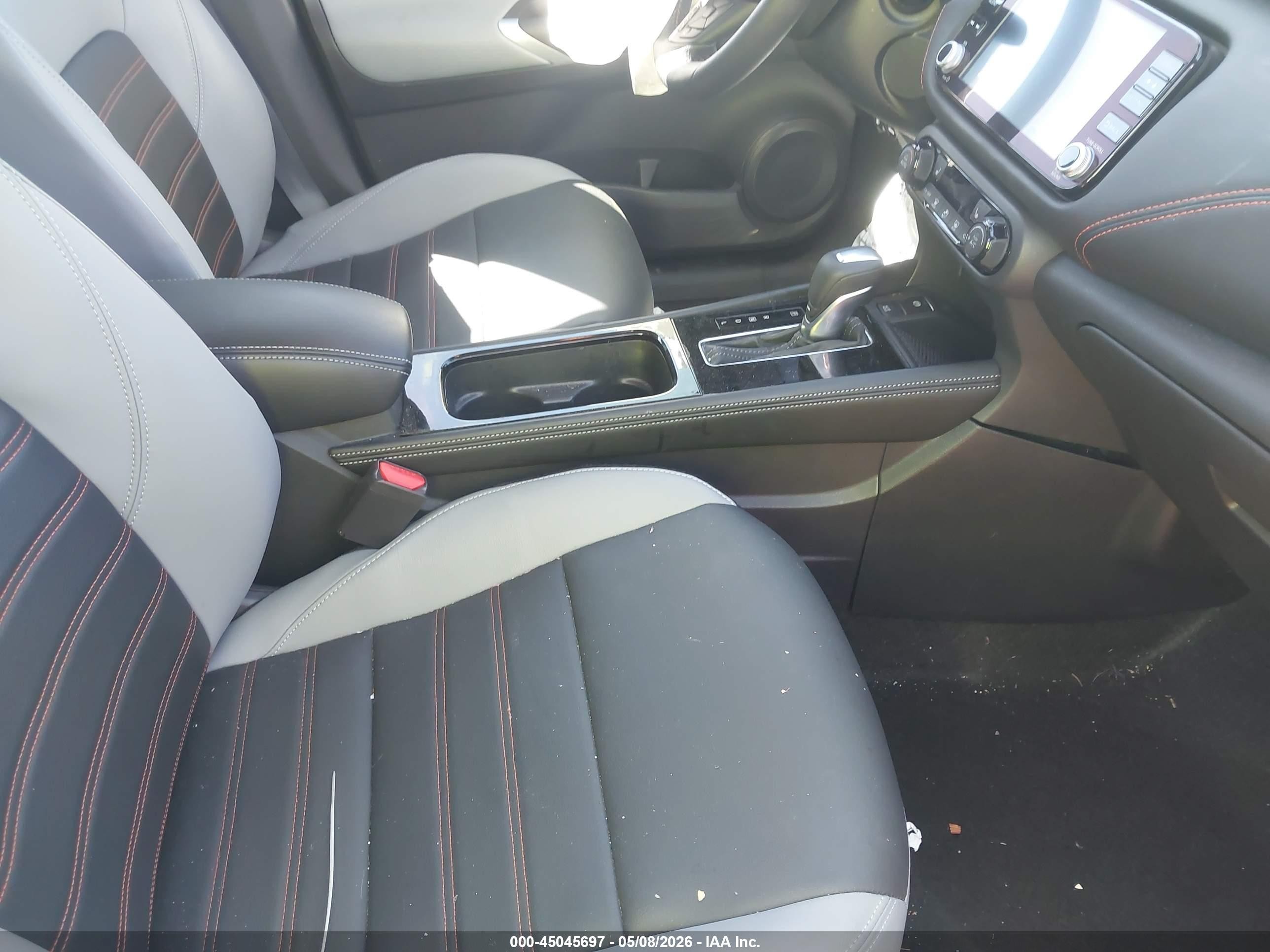 2024 Nissan Kicks Sr Xtronic Cvt Серый vin: 3N1CP5DV0RL508547