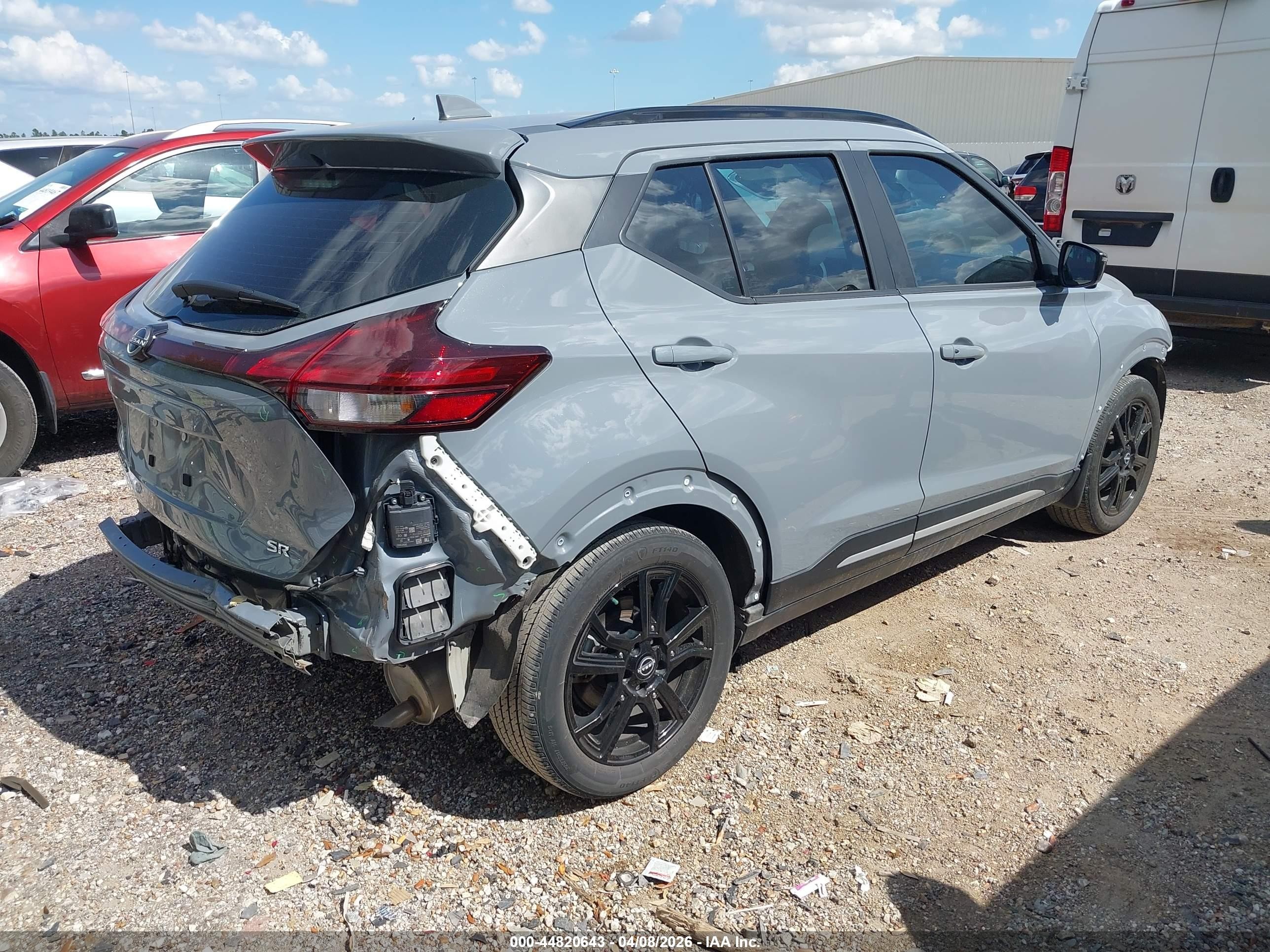 2024 Nissan Kicks Sr Xtronic Cvt Gray vin: 3N1CP5DV1RL482699