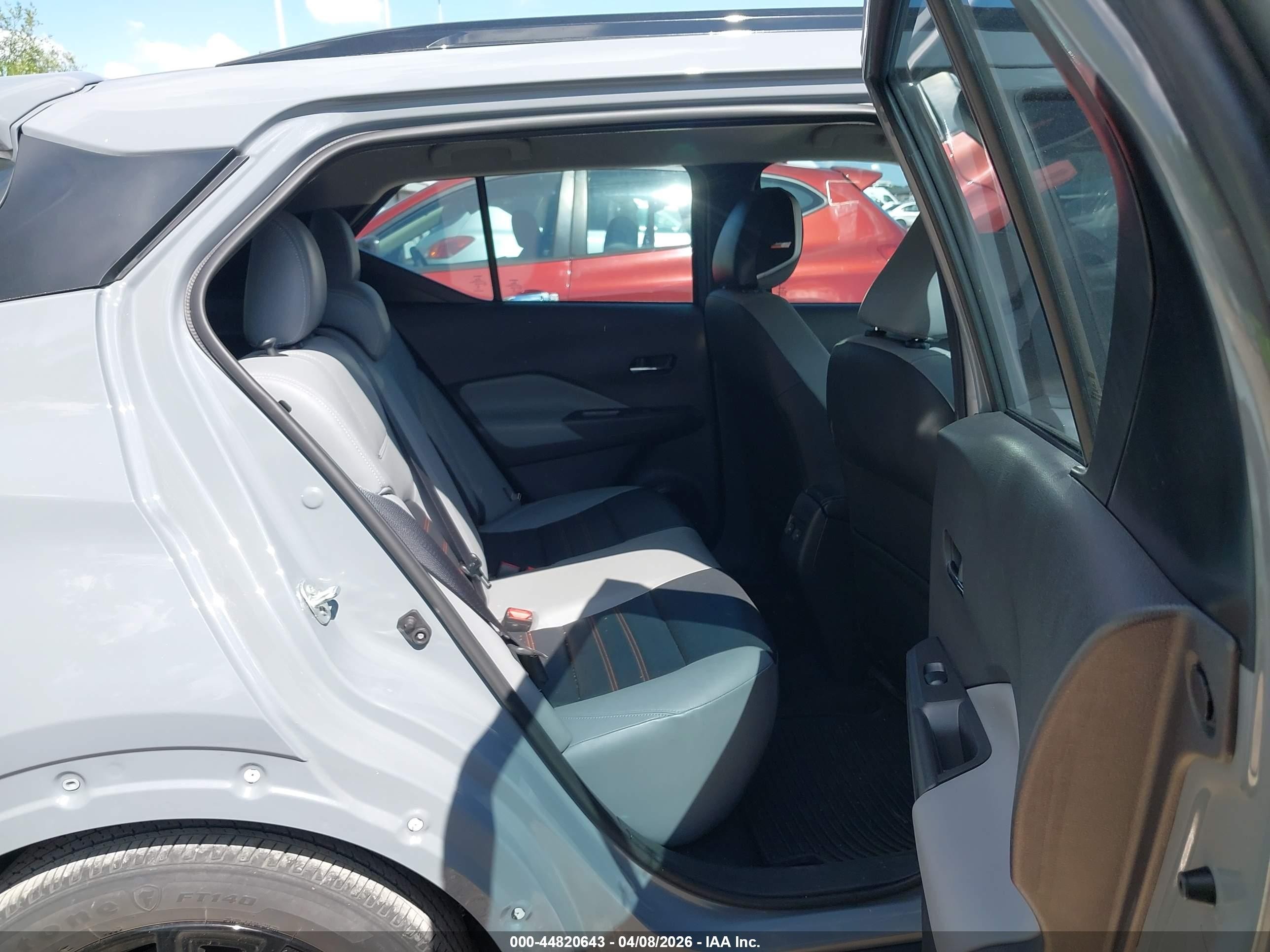 2024 Nissan Kicks Sr Xtronic Cvt Gray vin: 3N1CP5DV1RL482699