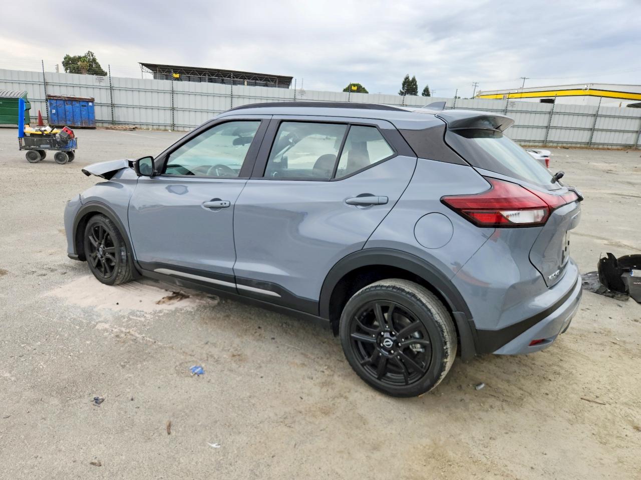 2023 Nissan Kicks Sr Gray vin: 3N1CP5DV2PL489383