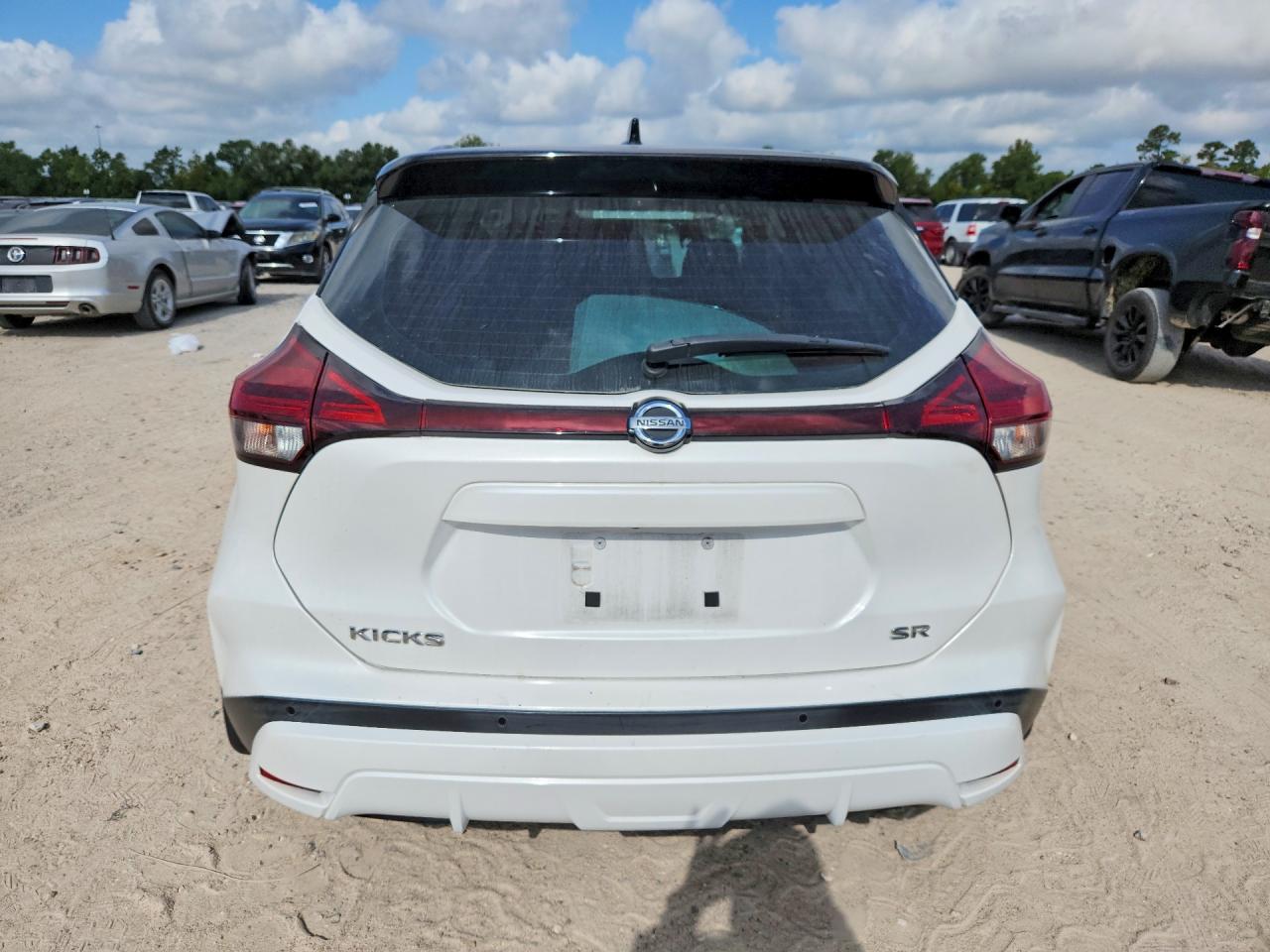 2021 Nissan Kicks Sr White vin: 3N1CP5DV3ML526906