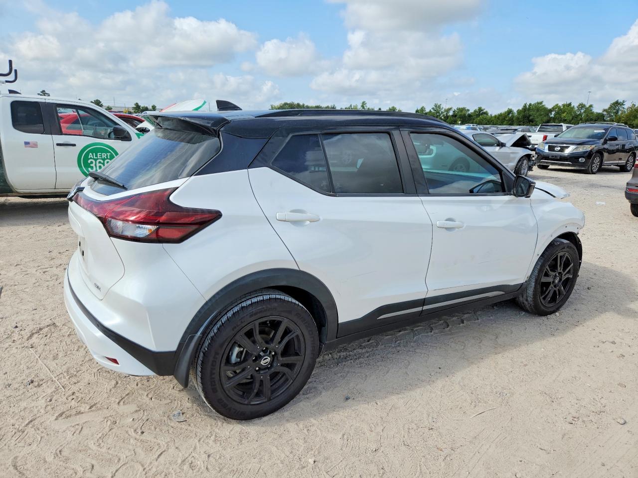 2021 Nissan Kicks Sr White vin: 3N1CP5DV3ML526906