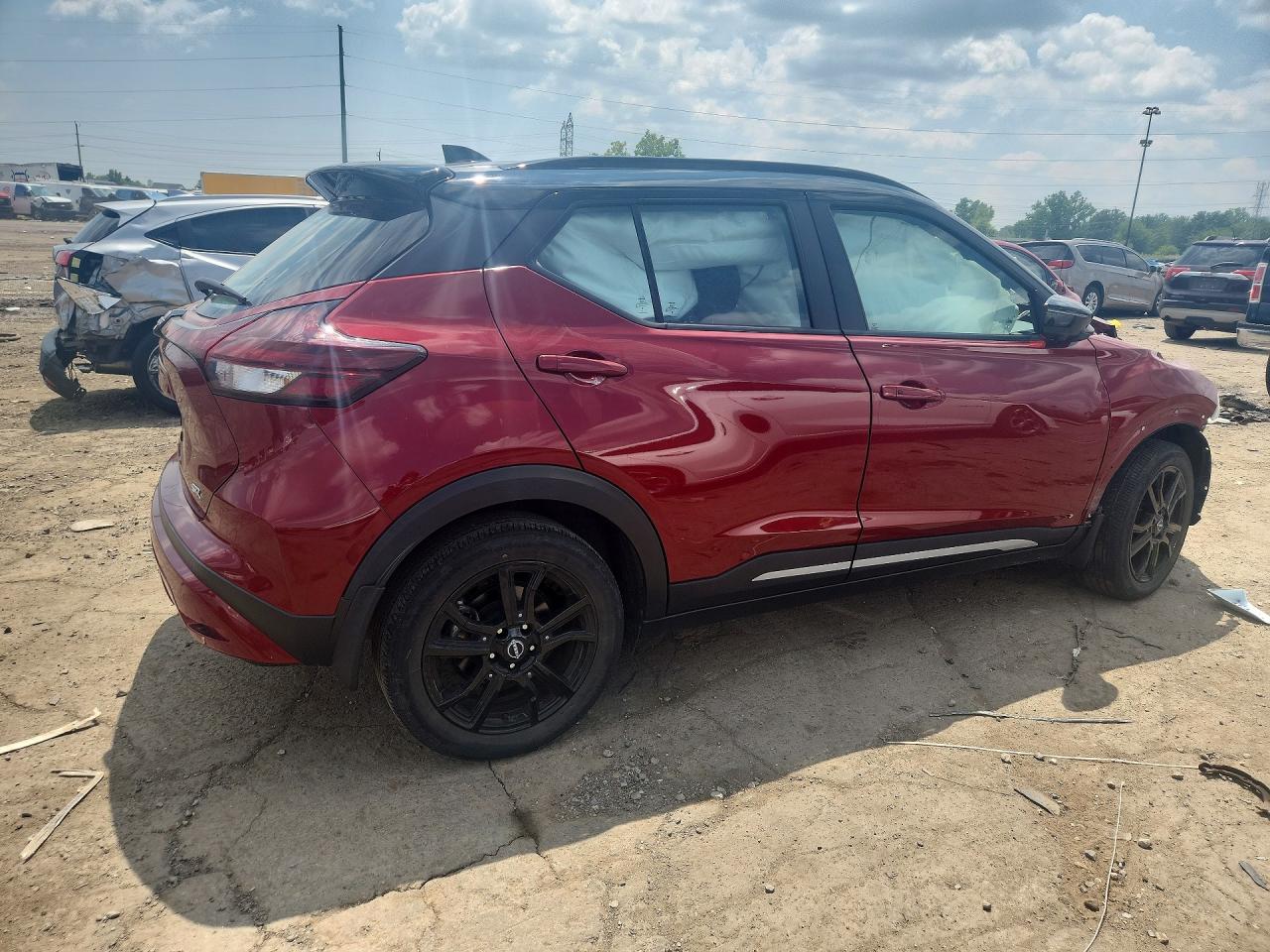 2023 Nissan Kicks Sr Red vin: 3N1CP5DV4PL550409