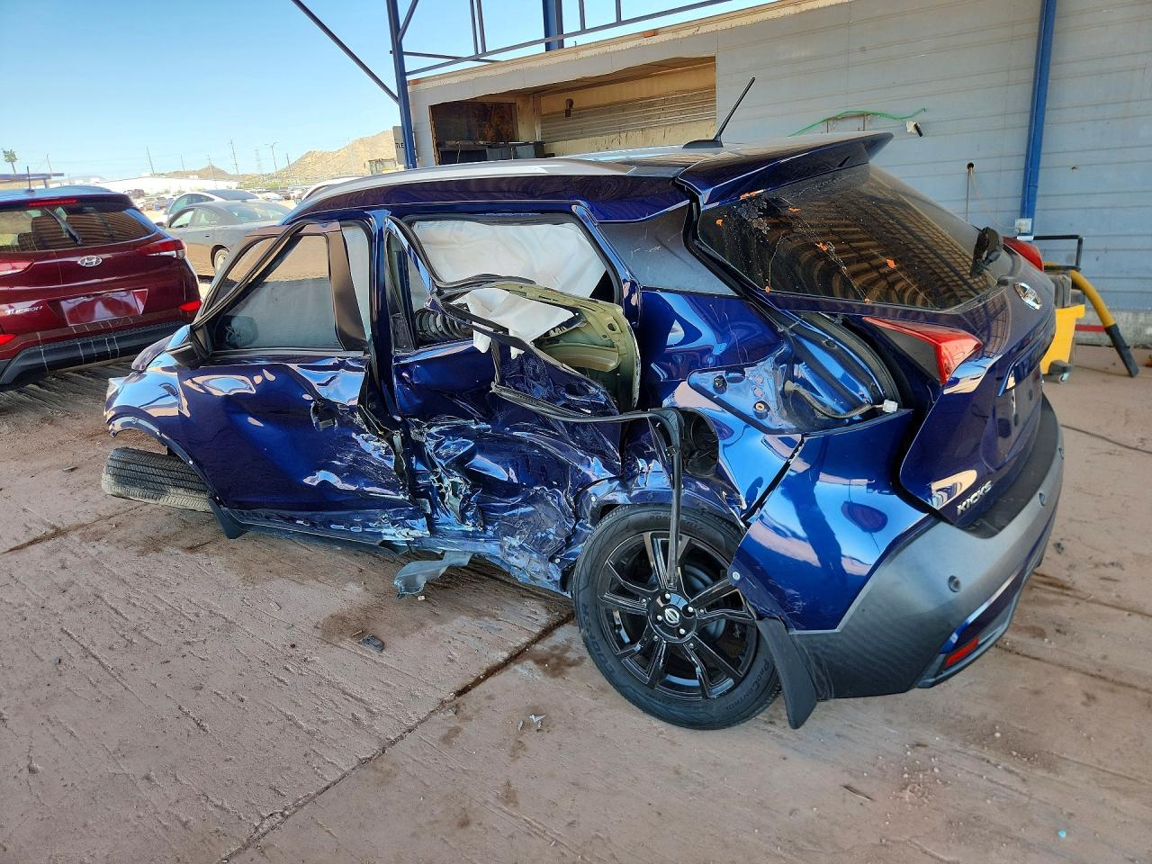 2020 Nissan Kicks Sr Blue vin: 3N1CP5DV6LL574785