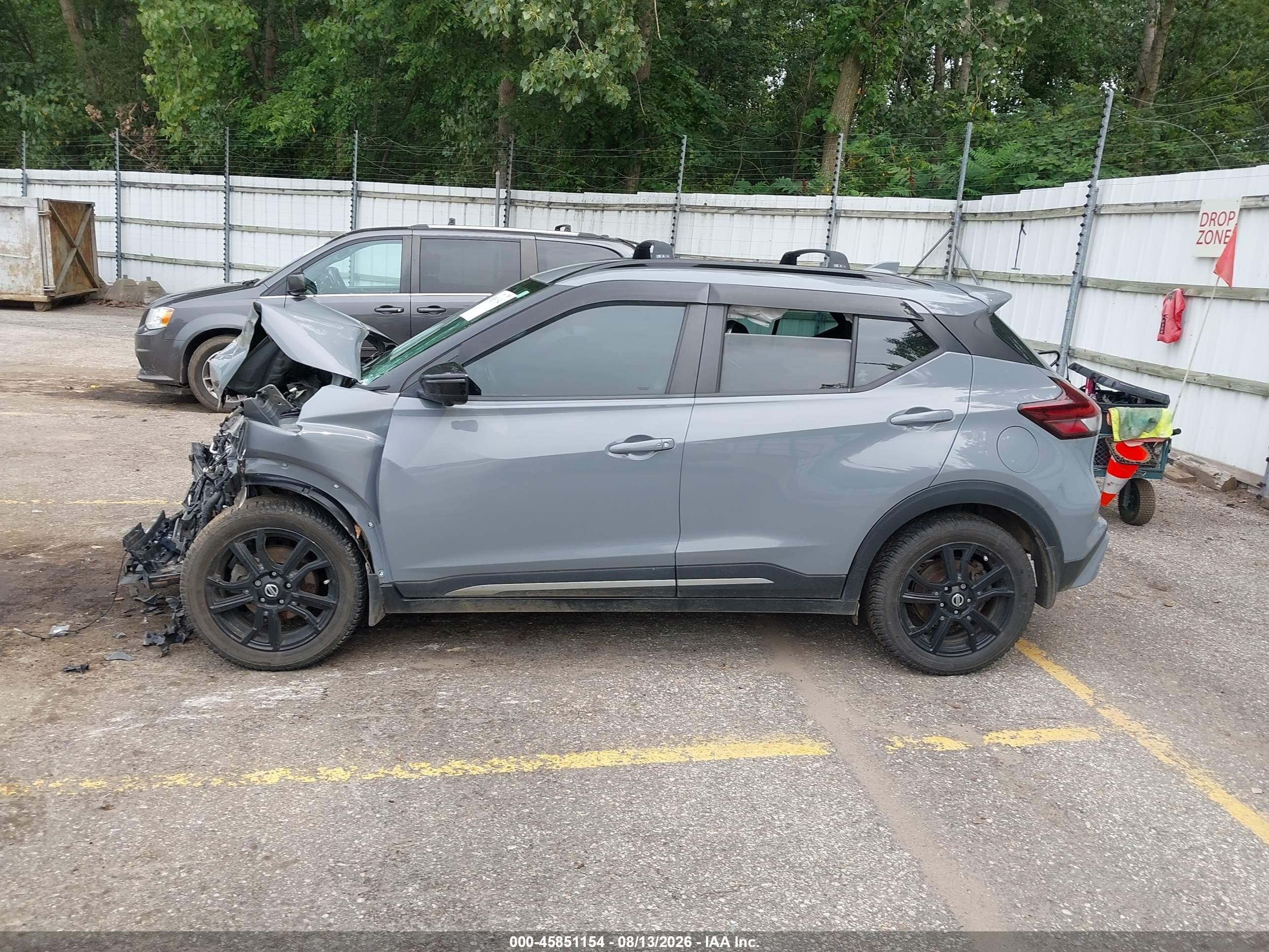 2021 Nissan Kicks Sr Xtronic Cvt Gray vin: 3N1CP5DV6ML556644