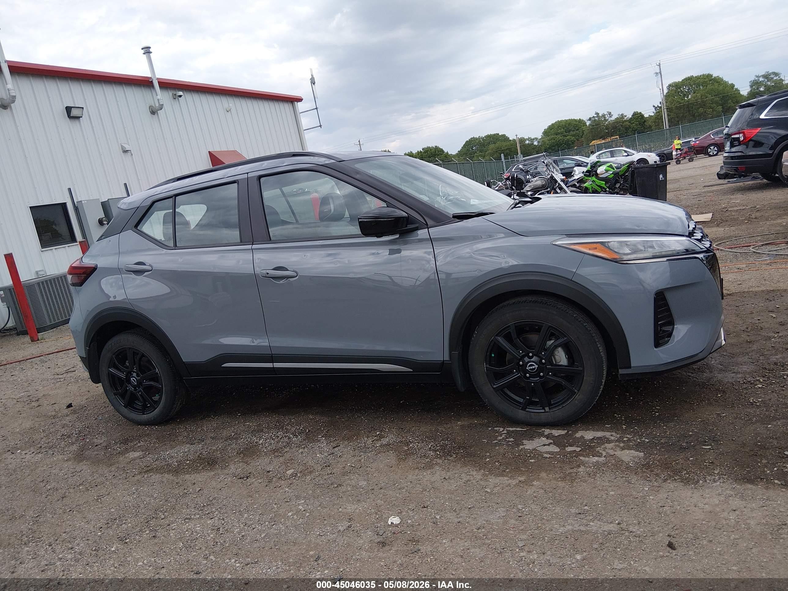 2024 Nissan Kicks Sr Xtronic Cvt Gray vin: 3N1CP5DV6RL473870