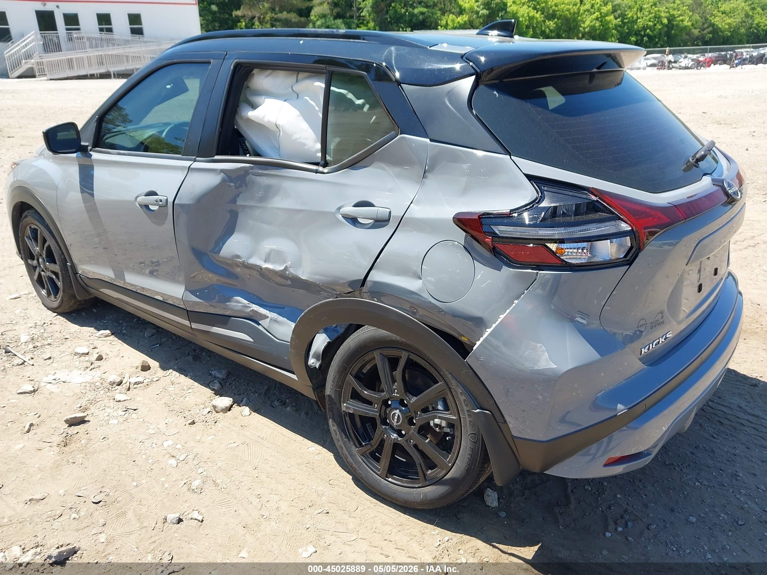 2023 Nissan Kicks Sr Xtronic Cvt Light Blue vin: 3N1CP5DV8PL481322