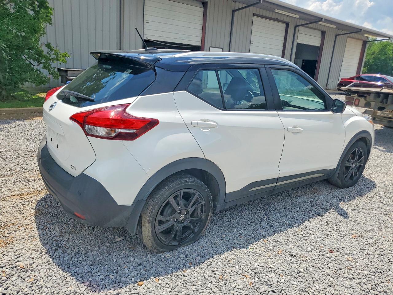 2020 Nissan Kicks Sr White vin: 3N1CP5DVXLL579648