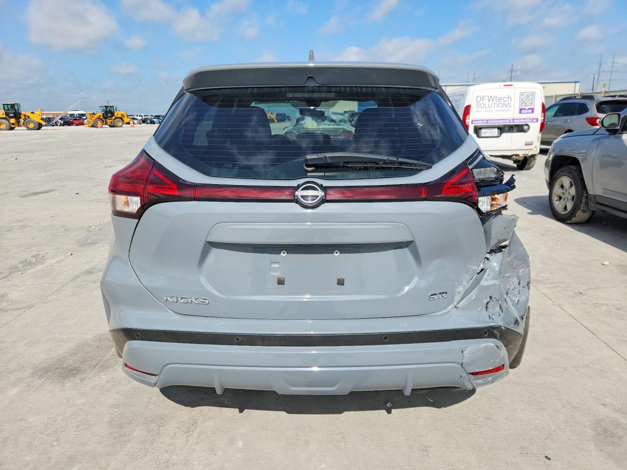 2024 Nissan Kicks Sr Серый vin: 3N1CP5DVXRL475279