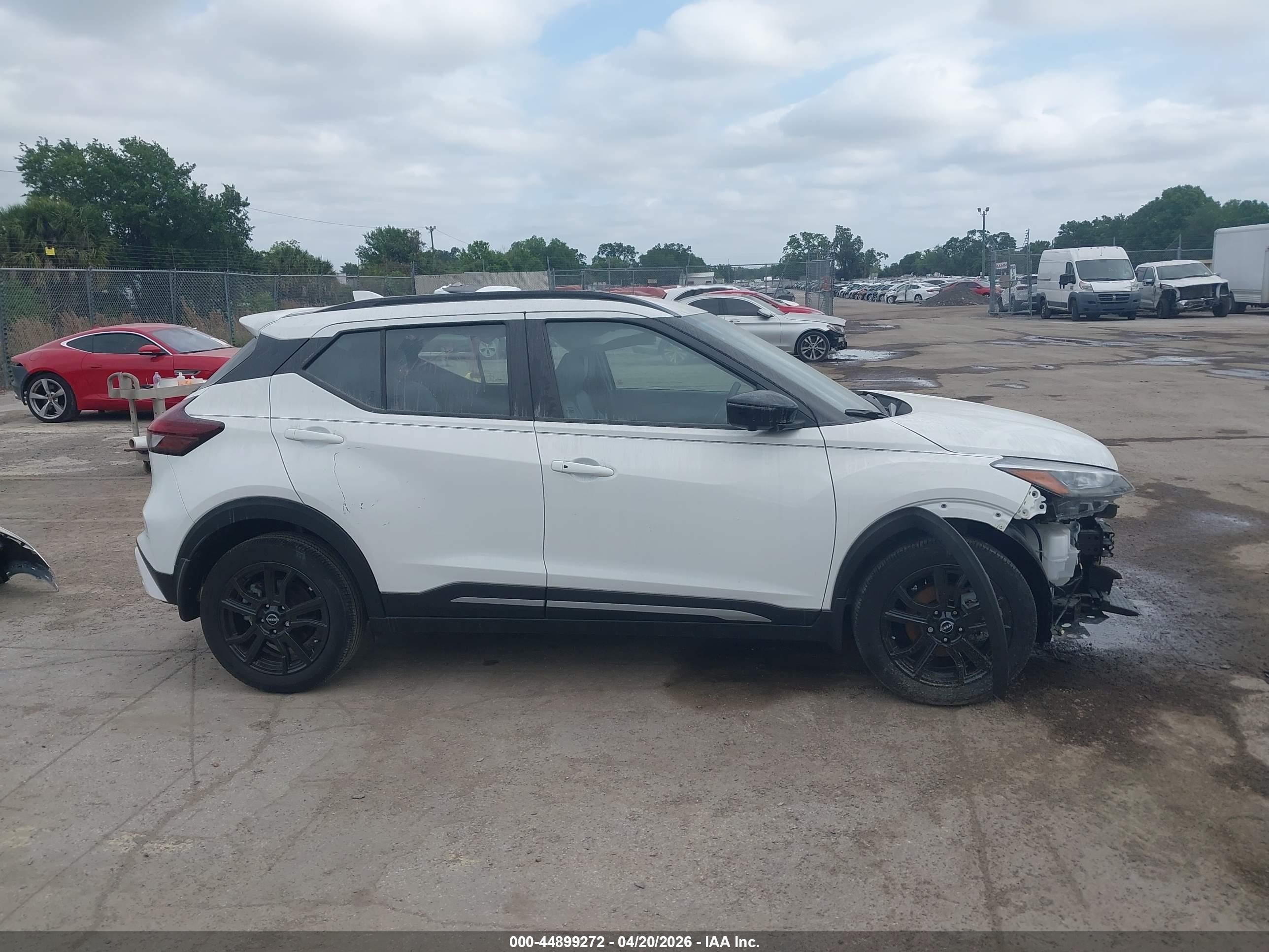 2024 Nissan Kicks Sr Xtronic Cvt White vin: 3N1CP5DVXRL540390