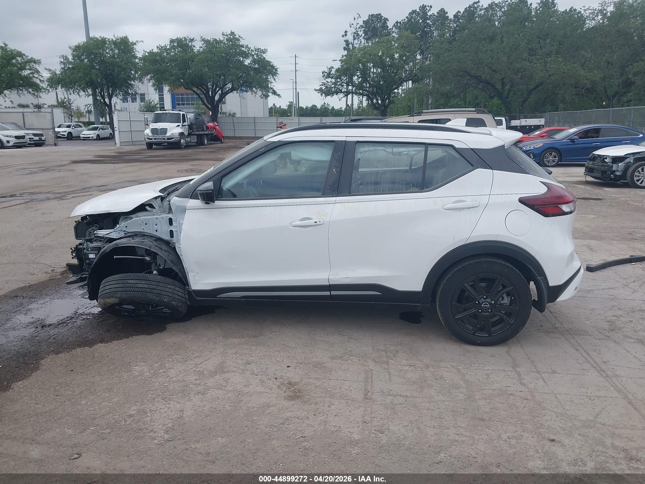 2024 Nissan Kicks Sr Xtronic Cvt White vin: 3N1CP5DVXRL540390