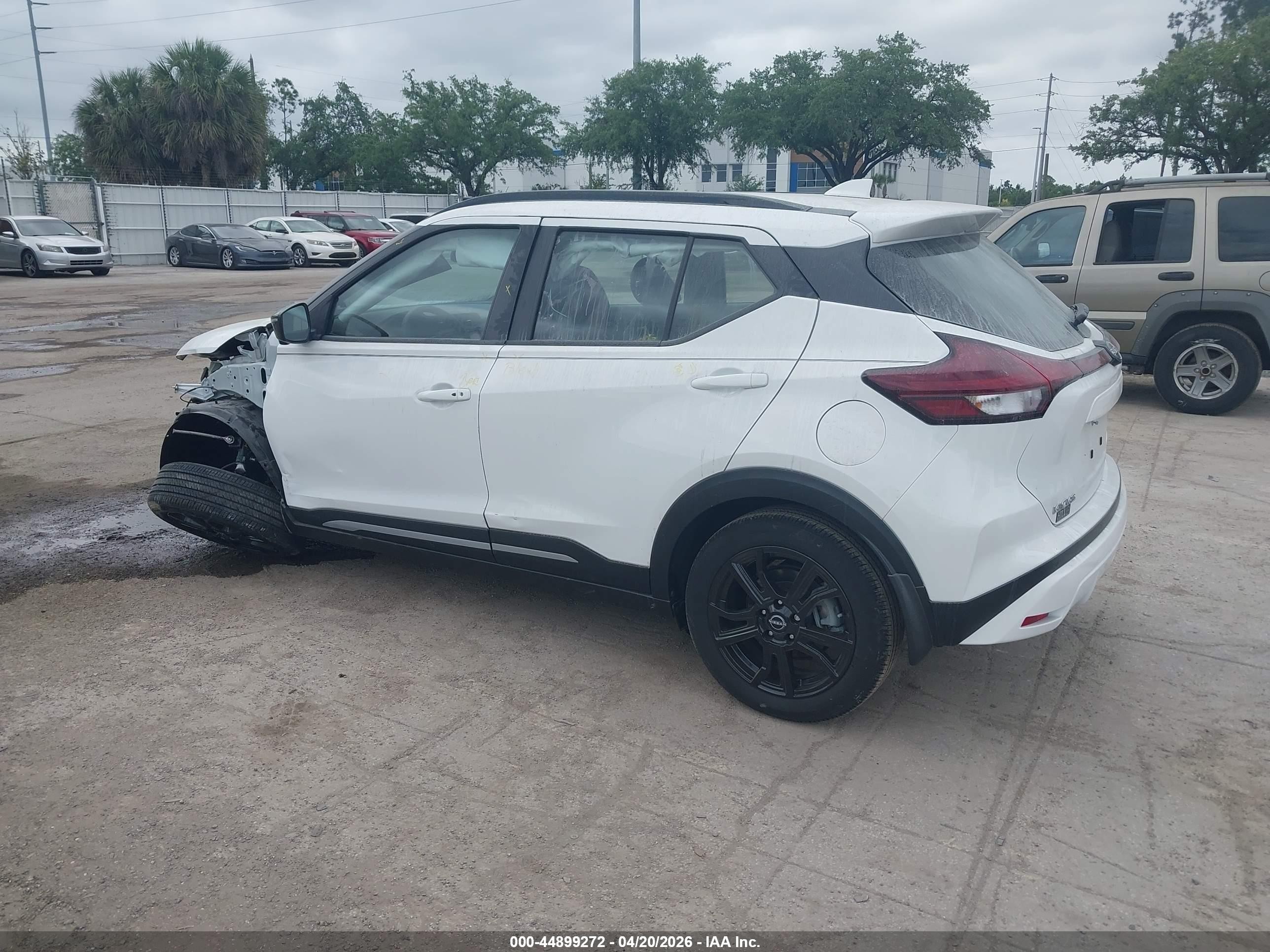 2024 Nissan Kicks Sr Xtronic Cvt White vin: 3N1CP5DVXRL540390