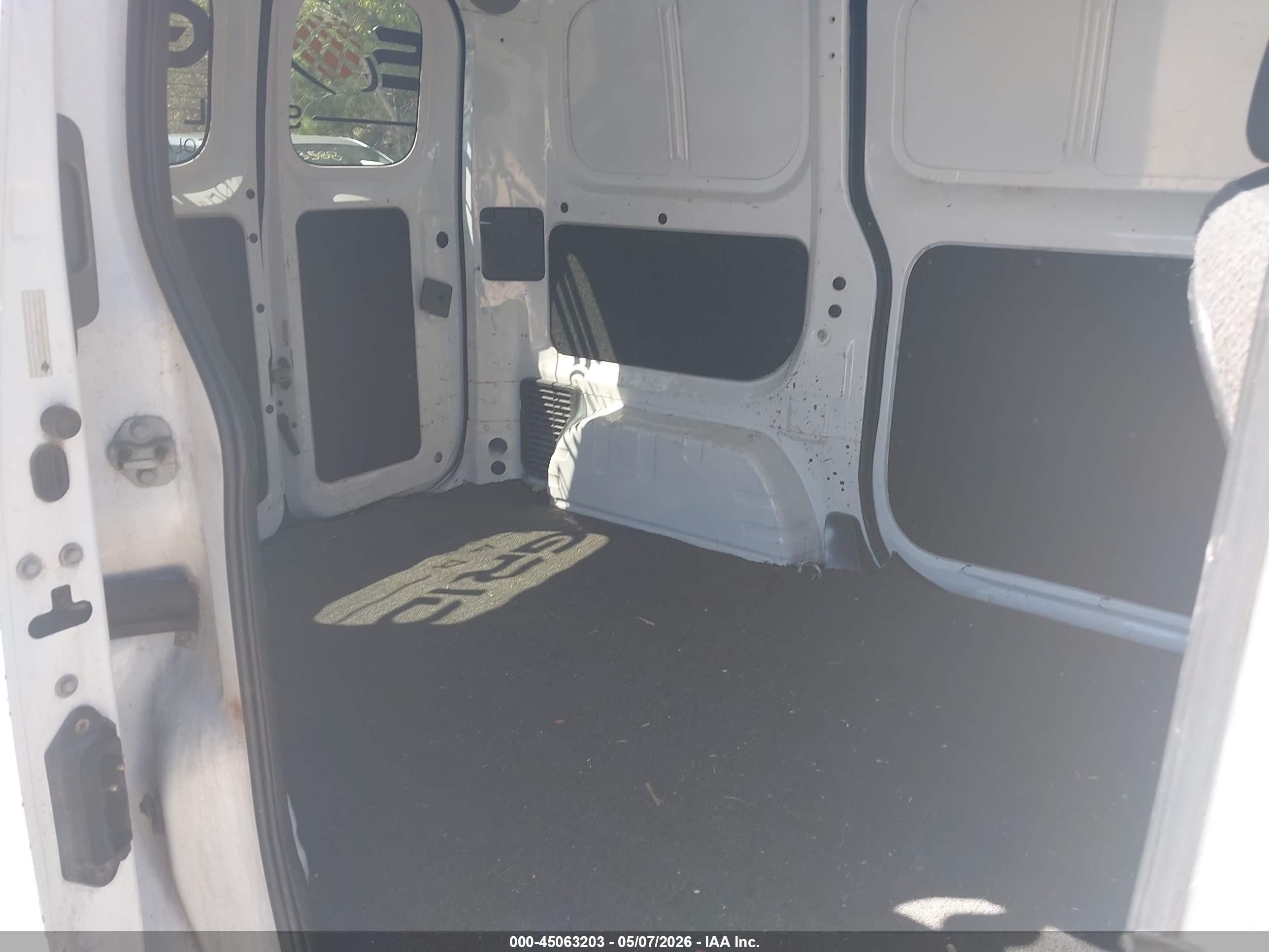 2013 Nissan Nv200 Sv White vin: 3N6CM0KN0DK693786