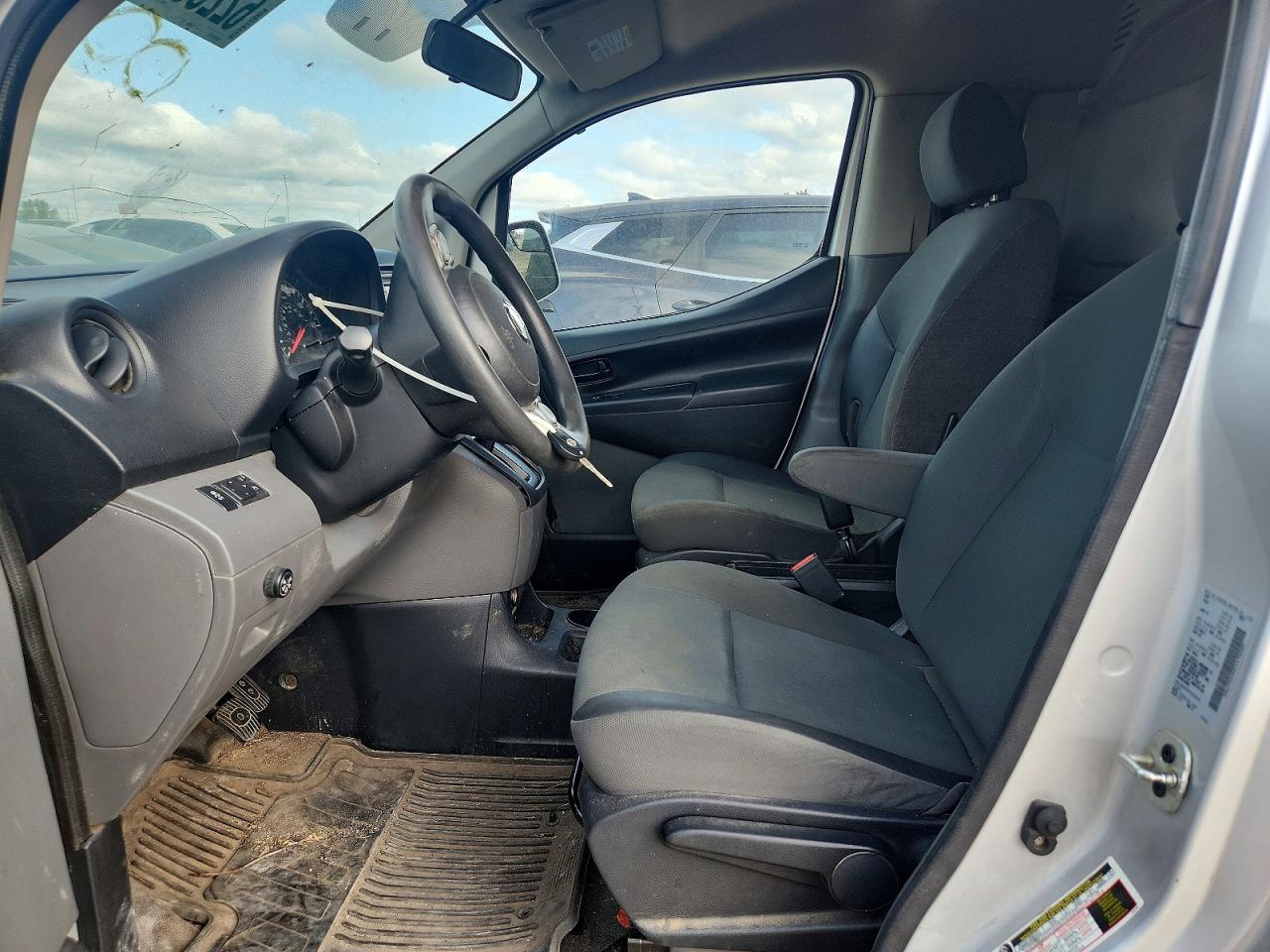 2015 Nissan Nv200 S Silver vin: 3N6CM0KN0FK690082