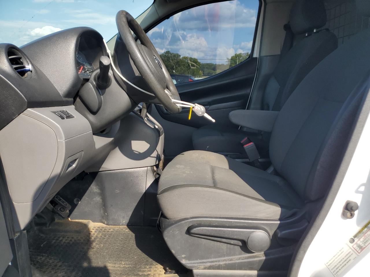 2015 Nissan Nv200 2.5s White vin: 3N6CM0KN0FK697534